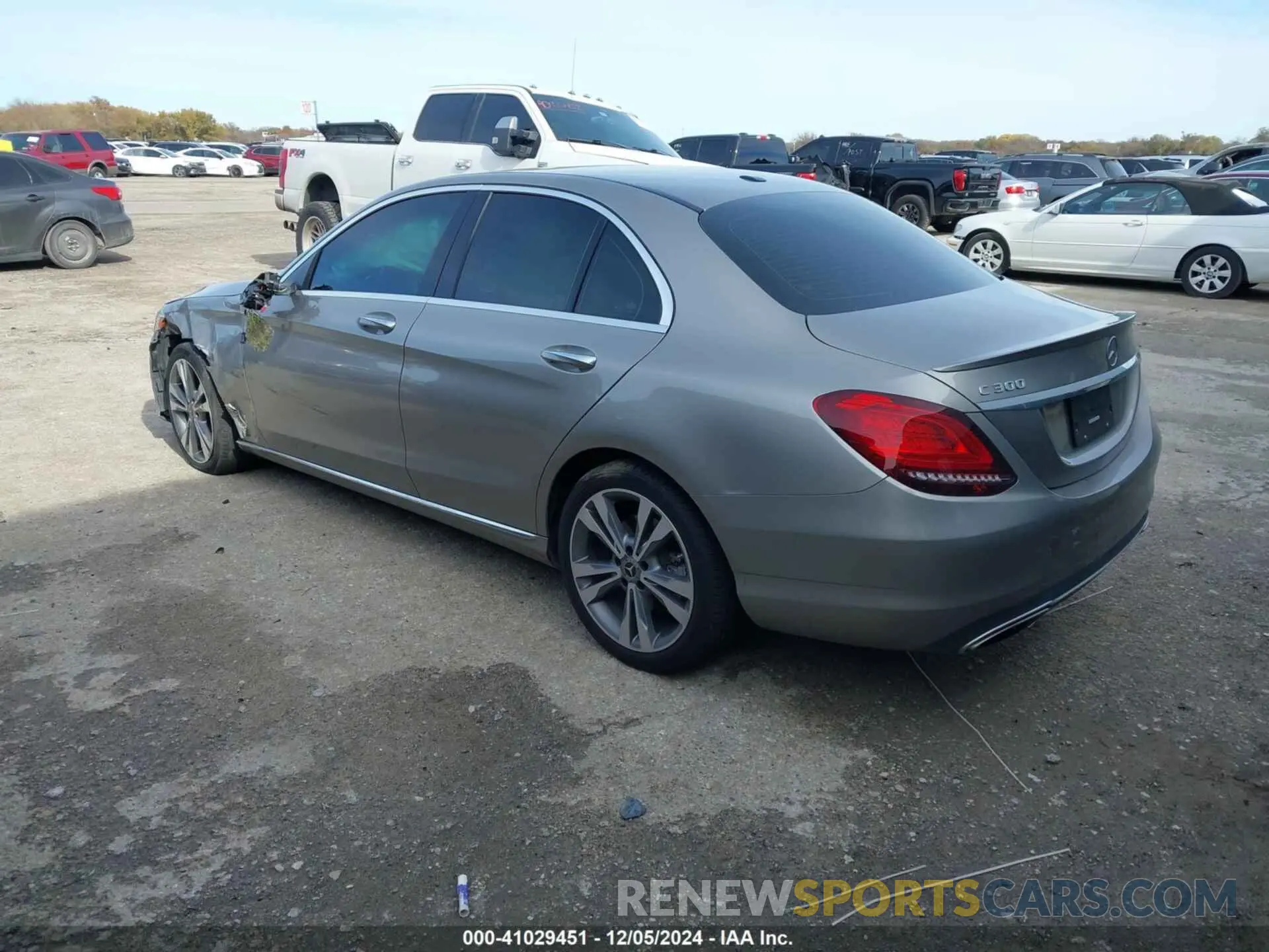 3 Photograph of a damaged car 55SWF8DB5KU313972 MERCEDES-BENZ C 300 2019