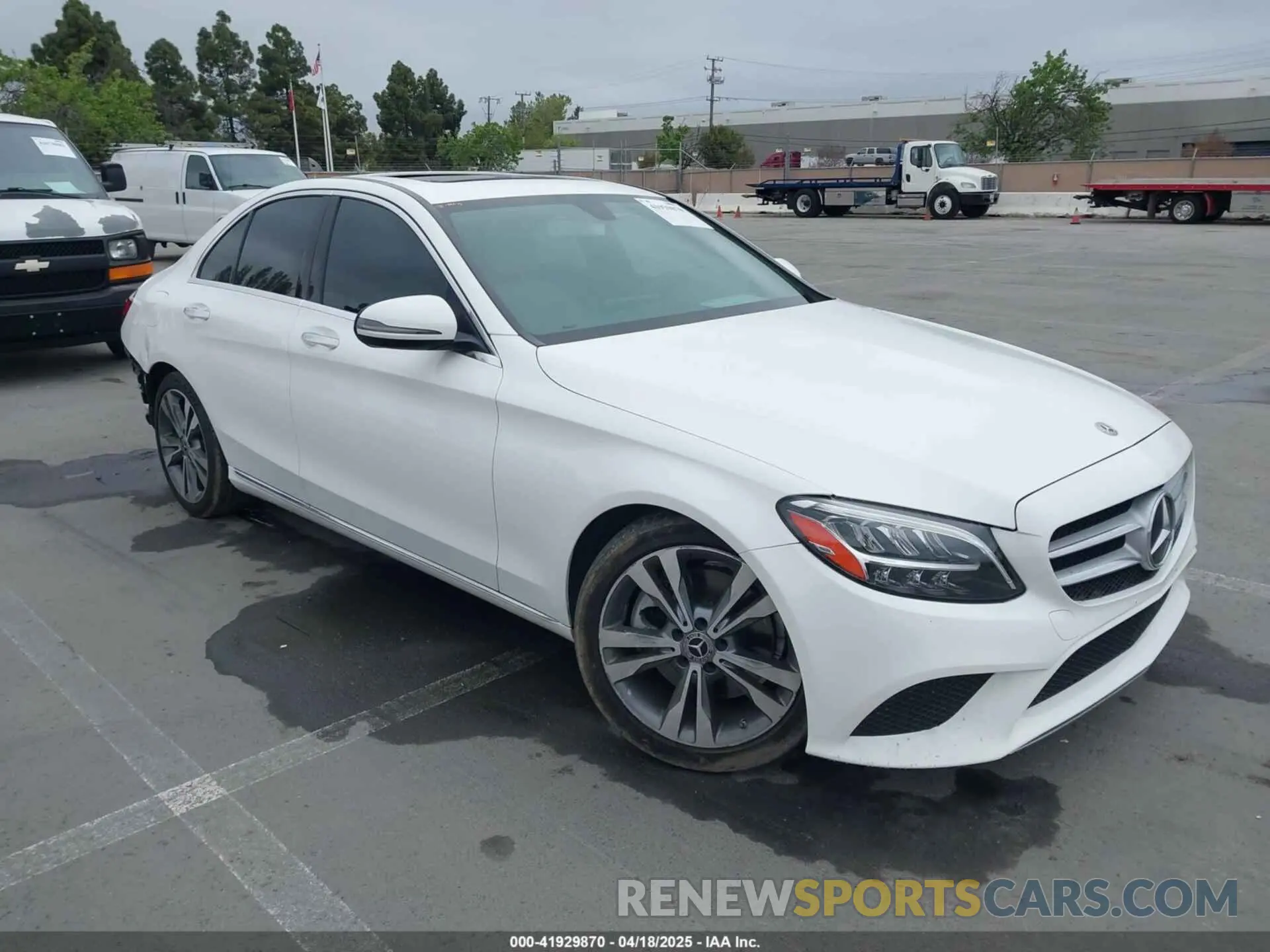 1 Photograph of a damaged car 55SWF8DB7KU299640 MERCEDES-BENZ C 300 2019