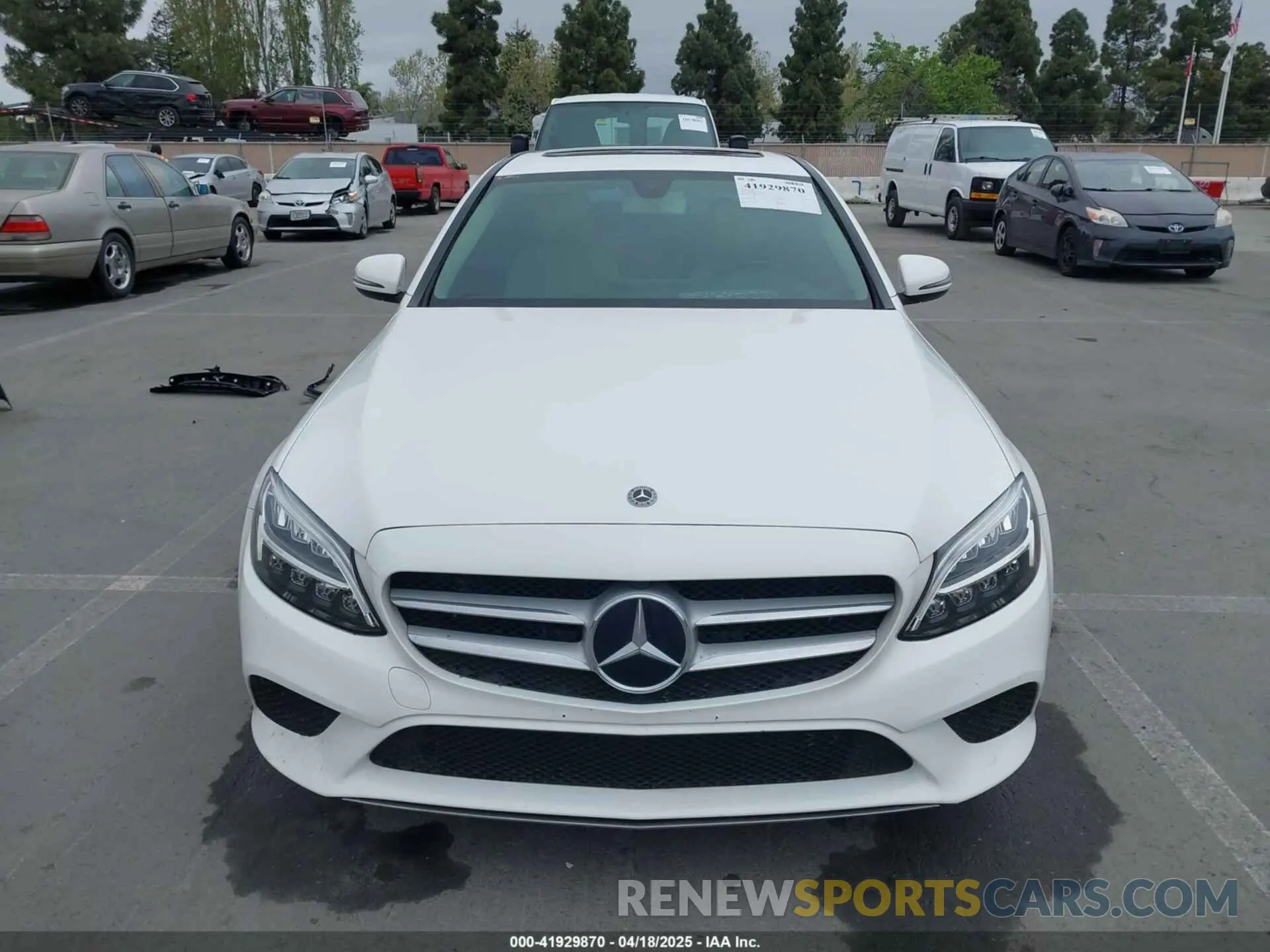 13 Photograph of a damaged car 55SWF8DB7KU299640 MERCEDES-BENZ C 300 2019