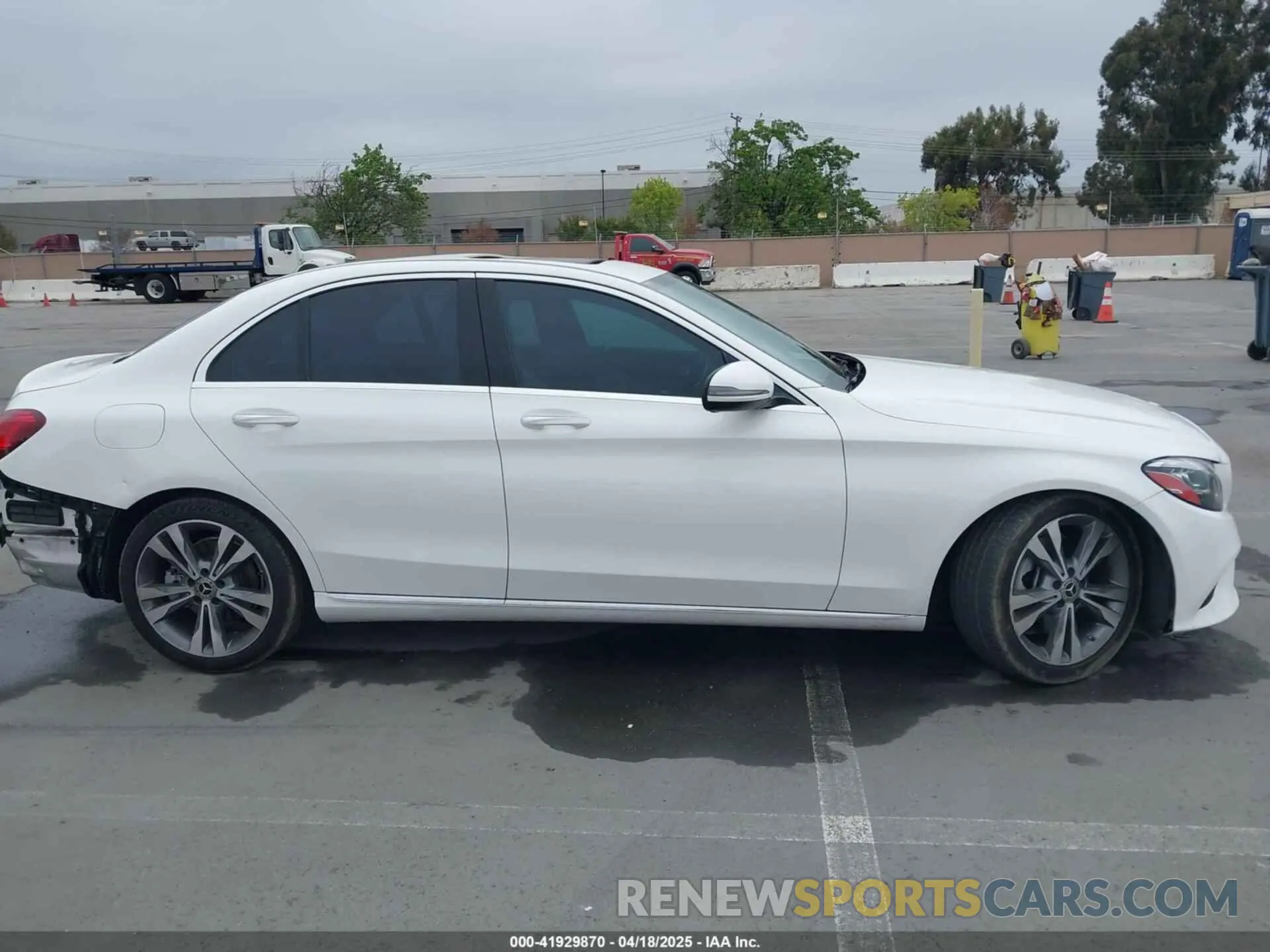 14 Photograph of a damaged car 55SWF8DB7KU299640 MERCEDES-BENZ C 300 2019