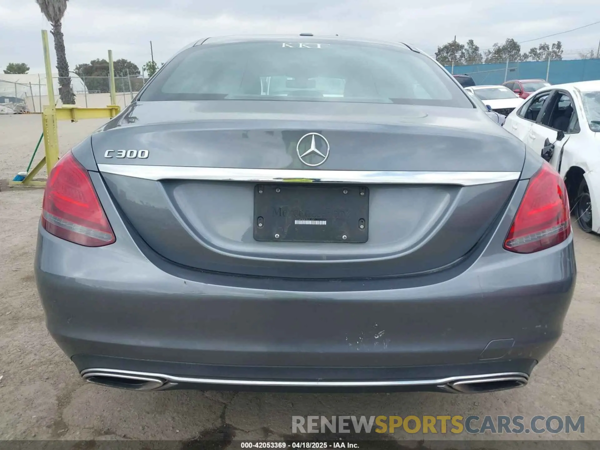 17 Photograph of a damaged car 55SWF8DB7KU312371 MERCEDES-BENZ C 300 2019