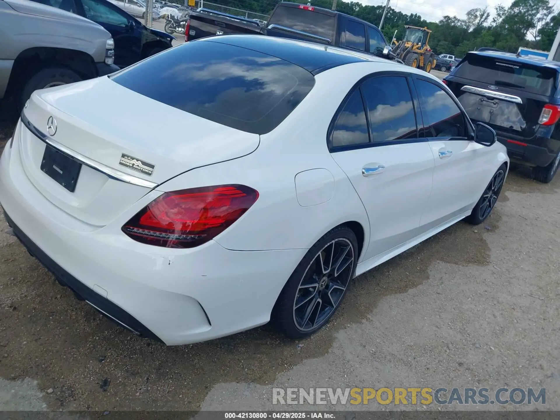 4 Photograph of a damaged car 55SWF8DB7KU319255 MERCEDES-BENZ C 300 2019
