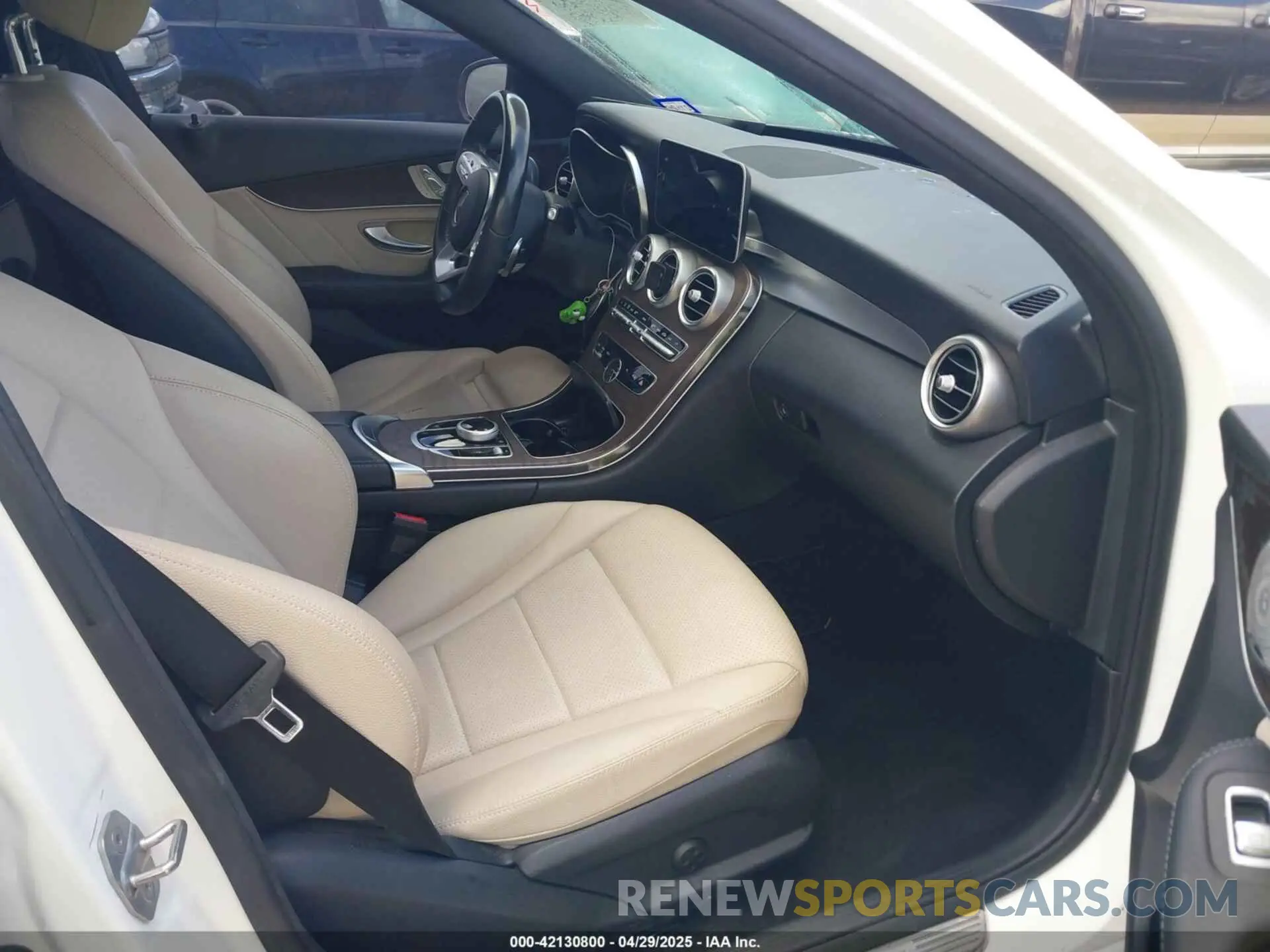 5 Photograph of a damaged car 55SWF8DB7KU319255 MERCEDES-BENZ C 300 2019