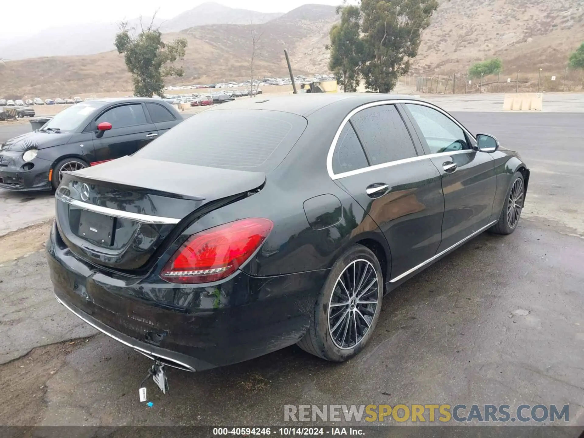 4 Photograph of a damaged car 55SWF8DB8KU296567 MERCEDES-BENZ C 300 2019