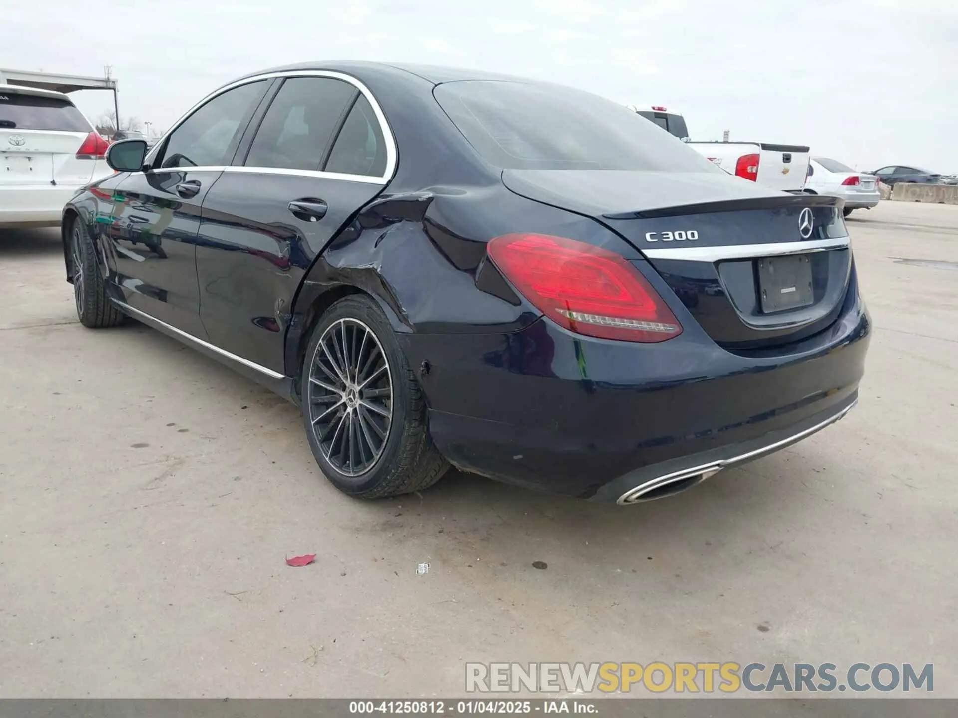 3 Photograph of a damaged car 55SWF8DB8KU299565 MERCEDES-BENZ C 300 2019