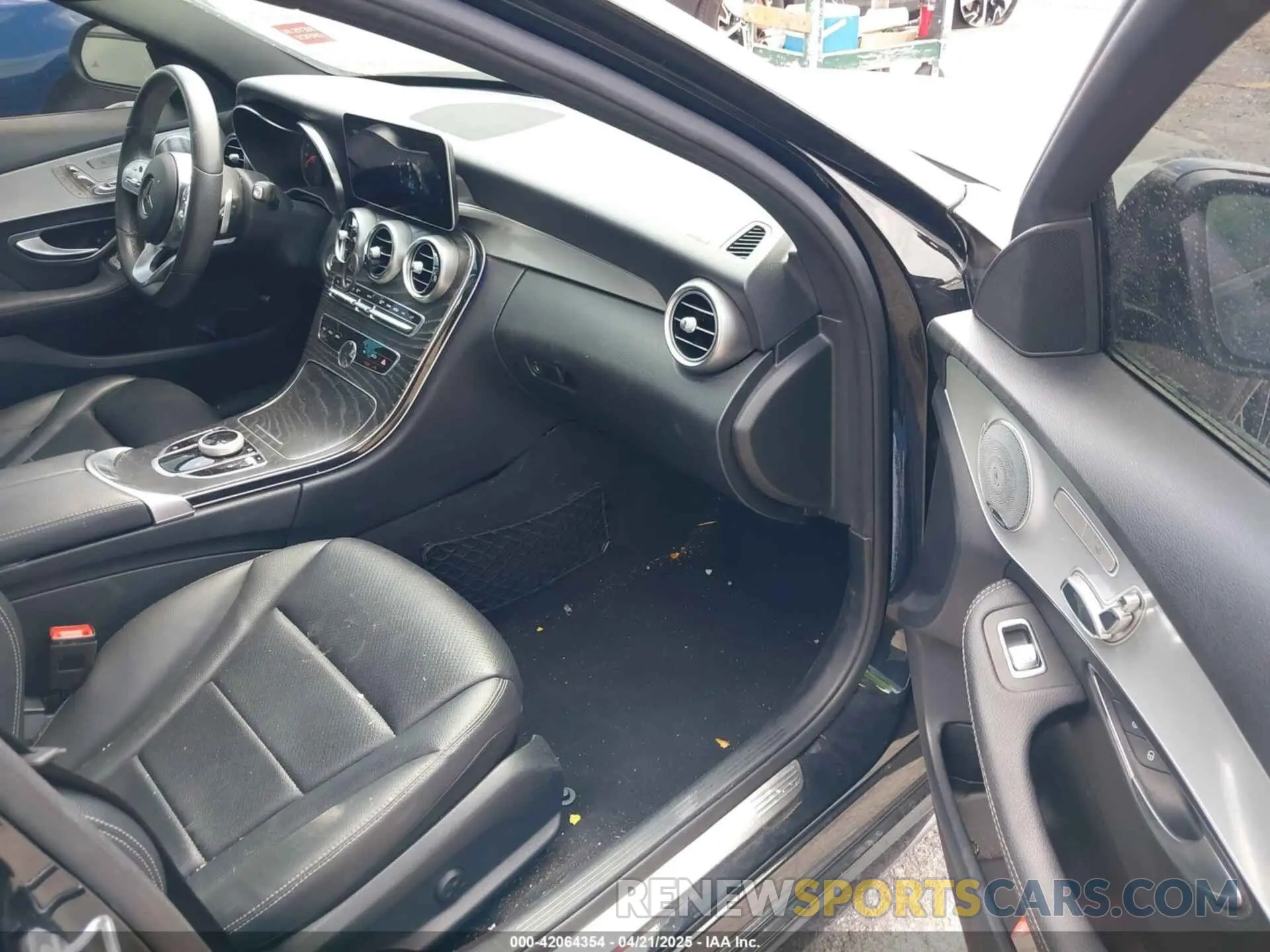 5 Photograph of a damaged car 55SWF8DB8KU308099 MERCEDES-BENZ C 300 2019
