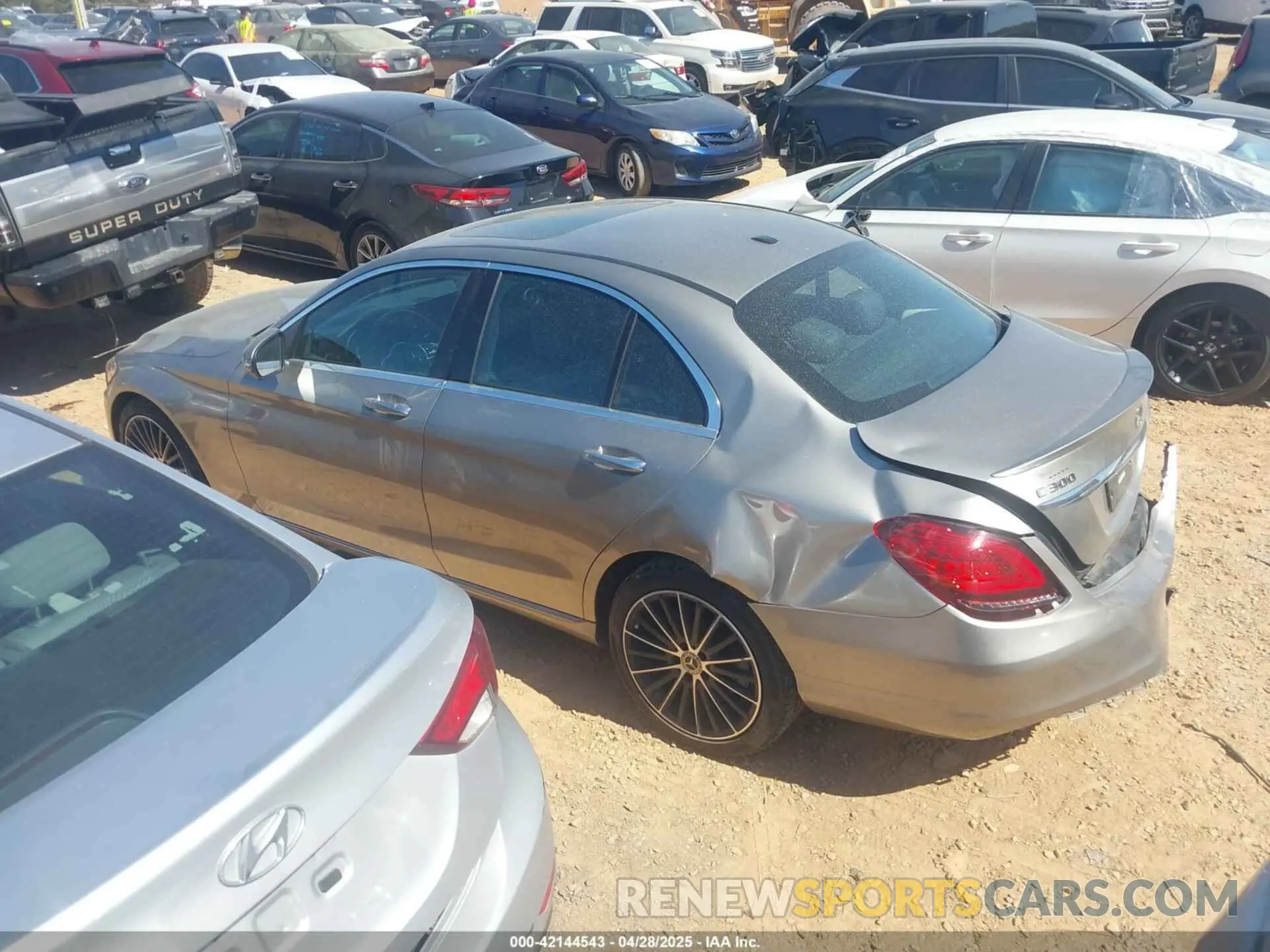 3 Photograph of a damaged car 55SWF8DB8KU308975 MERCEDES-BENZ C 300 2019