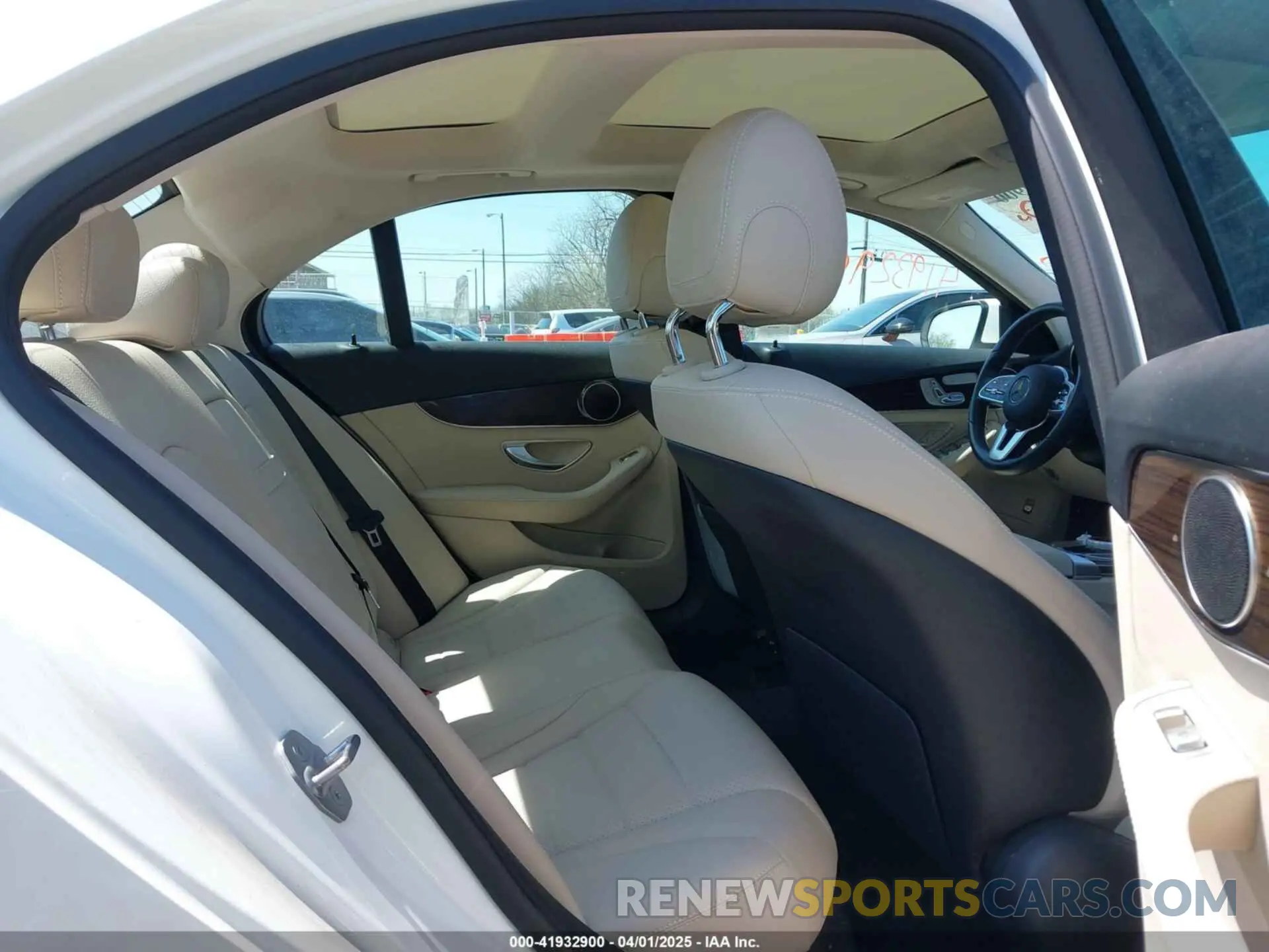 8 Photograph of a damaged car 55SWF8DB8KU310676 MERCEDES-BENZ C 300 2019