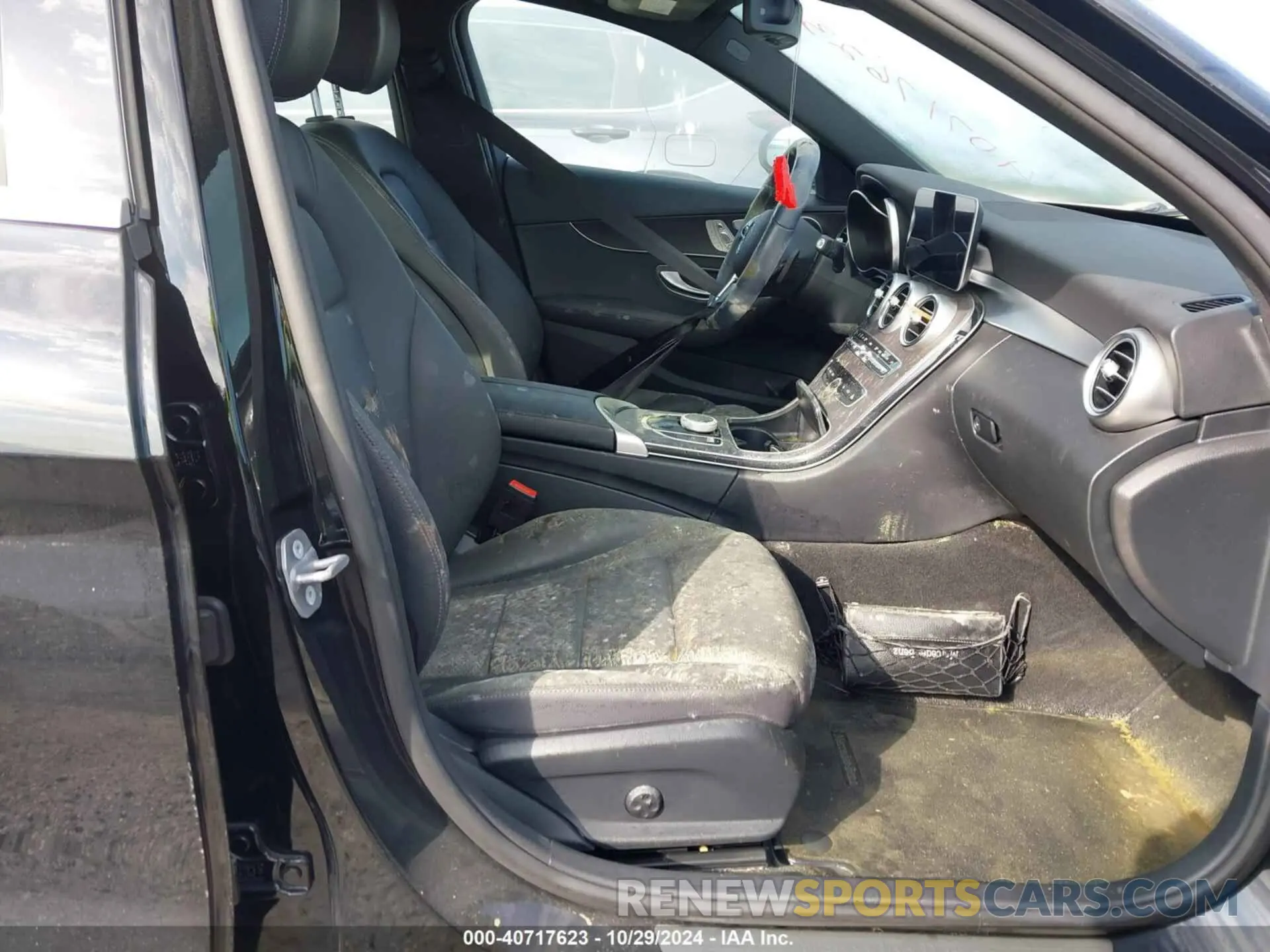 5 Photograph of a damaged car 55SWF8DB9KU298263 MERCEDES-BENZ C 300 2019