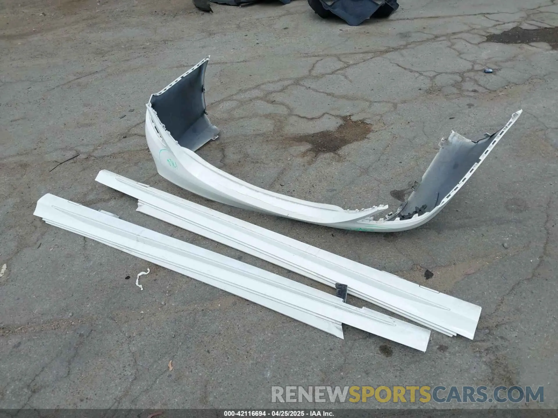 12 Photograph of a damaged car 55SWF8DB9KU298358 MERCEDES-BENZ C 300 2019
