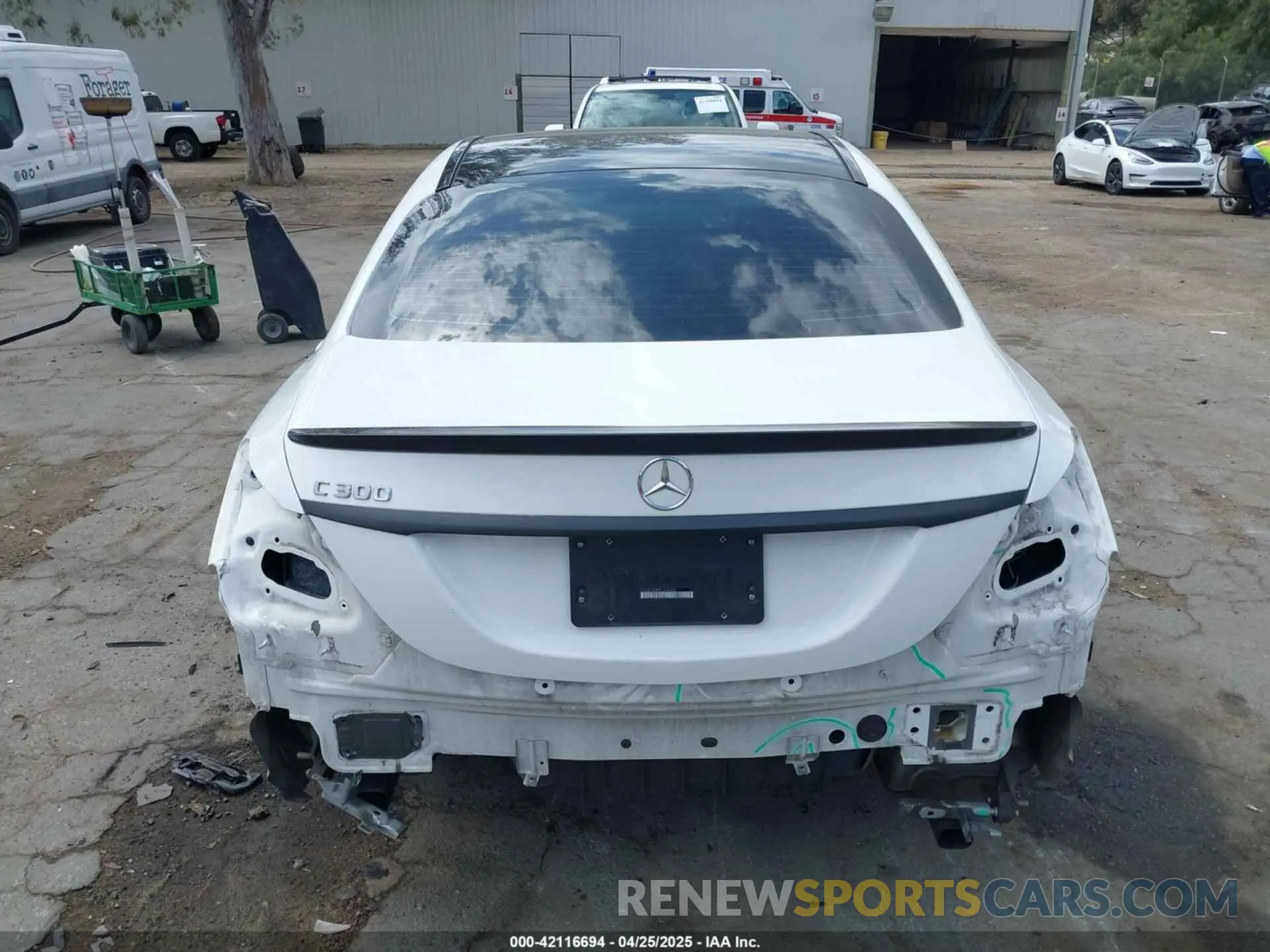 17 Photograph of a damaged car 55SWF8DB9KU298358 MERCEDES-BENZ C 300 2019