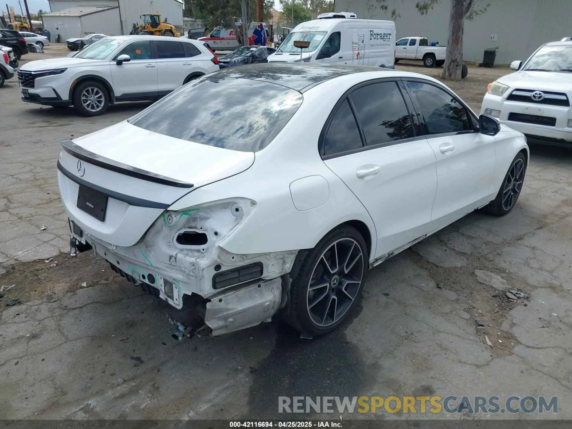 4 Photograph of a damaged car 55SWF8DB9KU298358 MERCEDES-BENZ C 300 2019