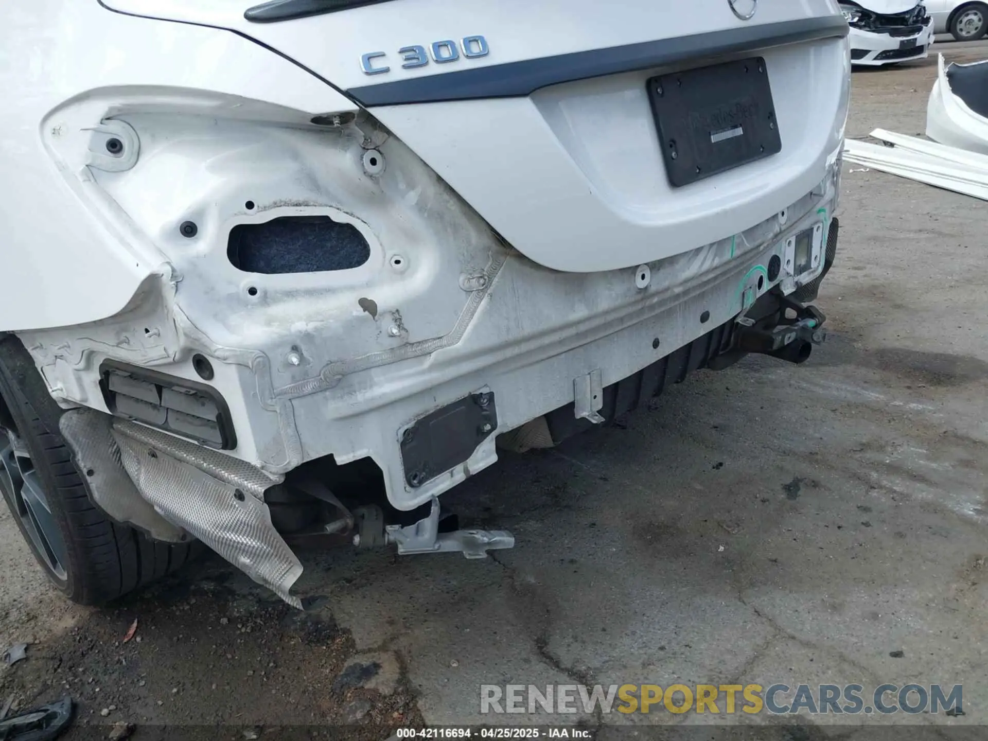 6 Photograph of a damaged car 55SWF8DB9KU298358 MERCEDES-BENZ C 300 2019