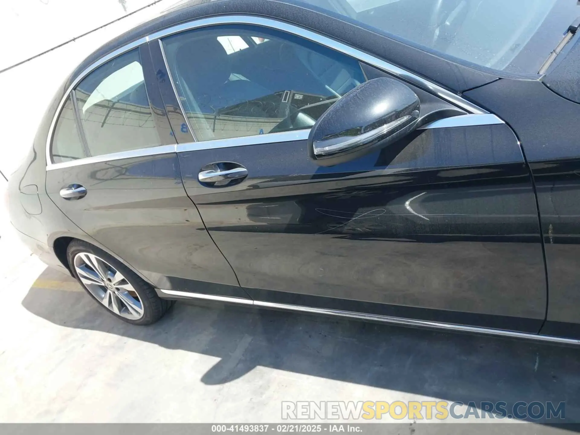 13 Photograph of a damaged car 55SWF8DB9KU316356 MERCEDES-BENZ C 300 2019