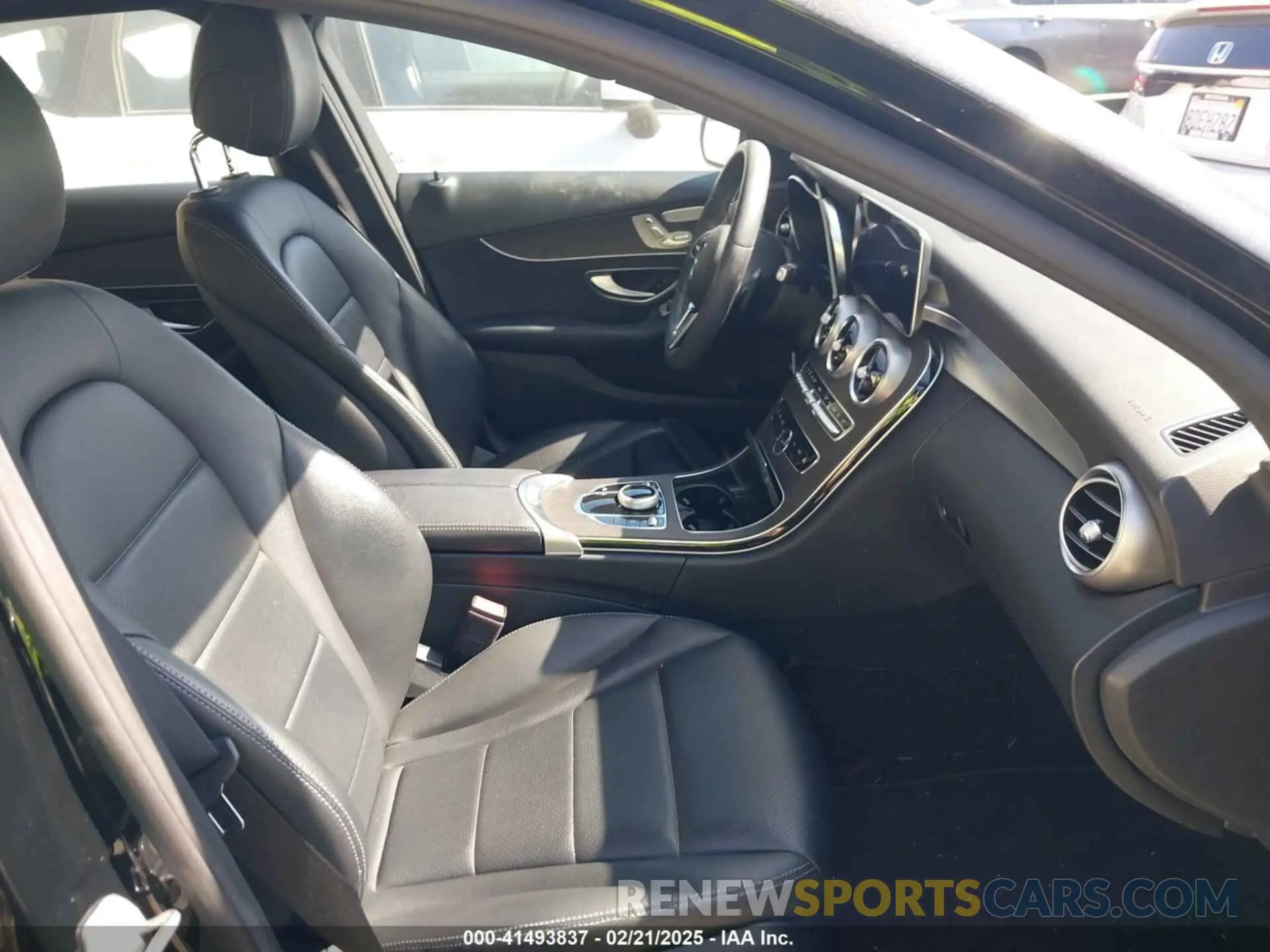 5 Photograph of a damaged car 55SWF8DB9KU316356 MERCEDES-BENZ C 300 2019