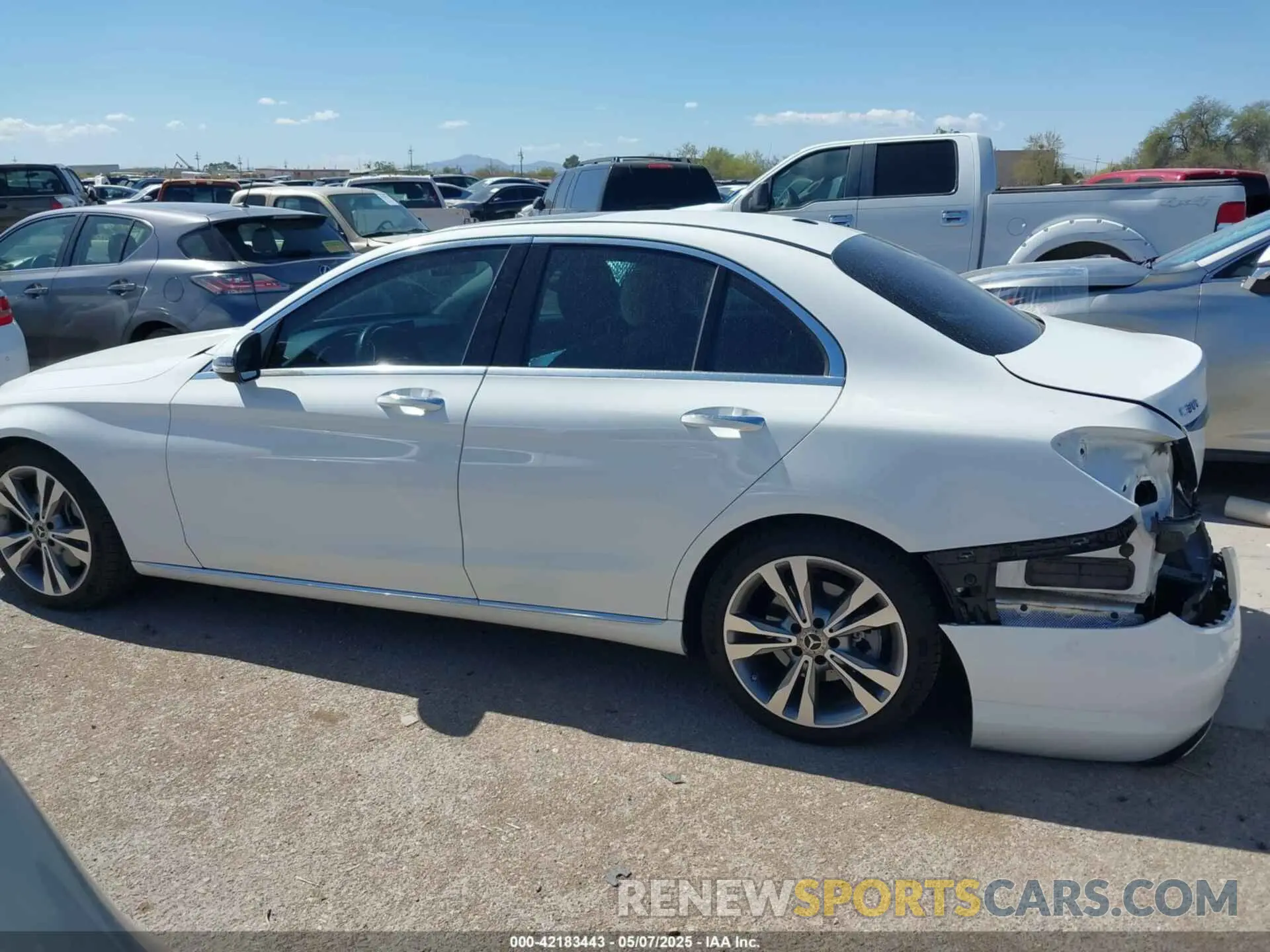 15 Photograph of a damaged car 55SWF8DBXKU298367 MERCEDES-BENZ C 300 2019