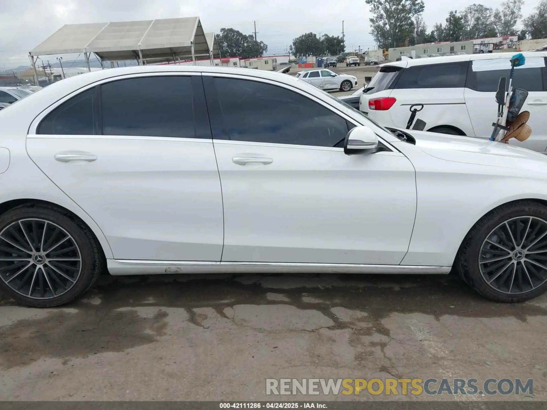 14 Photograph of a damaged car 55SWF8DBXKU305138 MERCEDES-BENZ C 300 2019