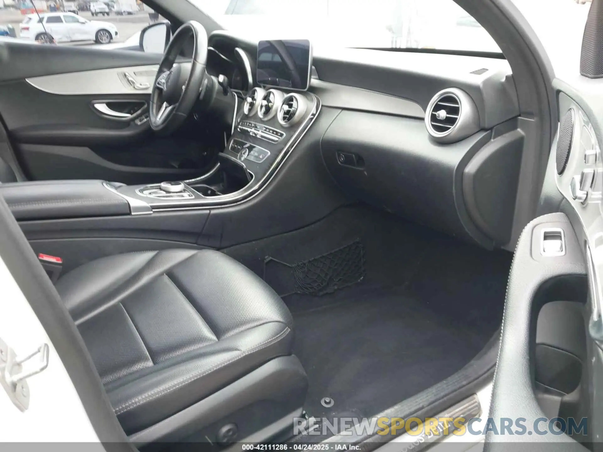 5 Photograph of a damaged car 55SWF8DBXKU305138 MERCEDES-BENZ C 300 2019
