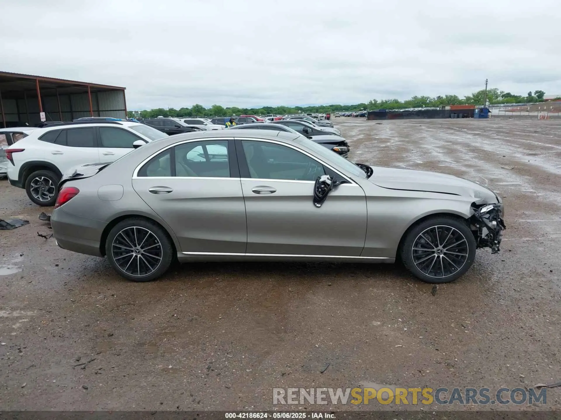 13 Photograph of a damaged car 55SWF8DBXKU315975 MERCEDES-BENZ C 300 2019