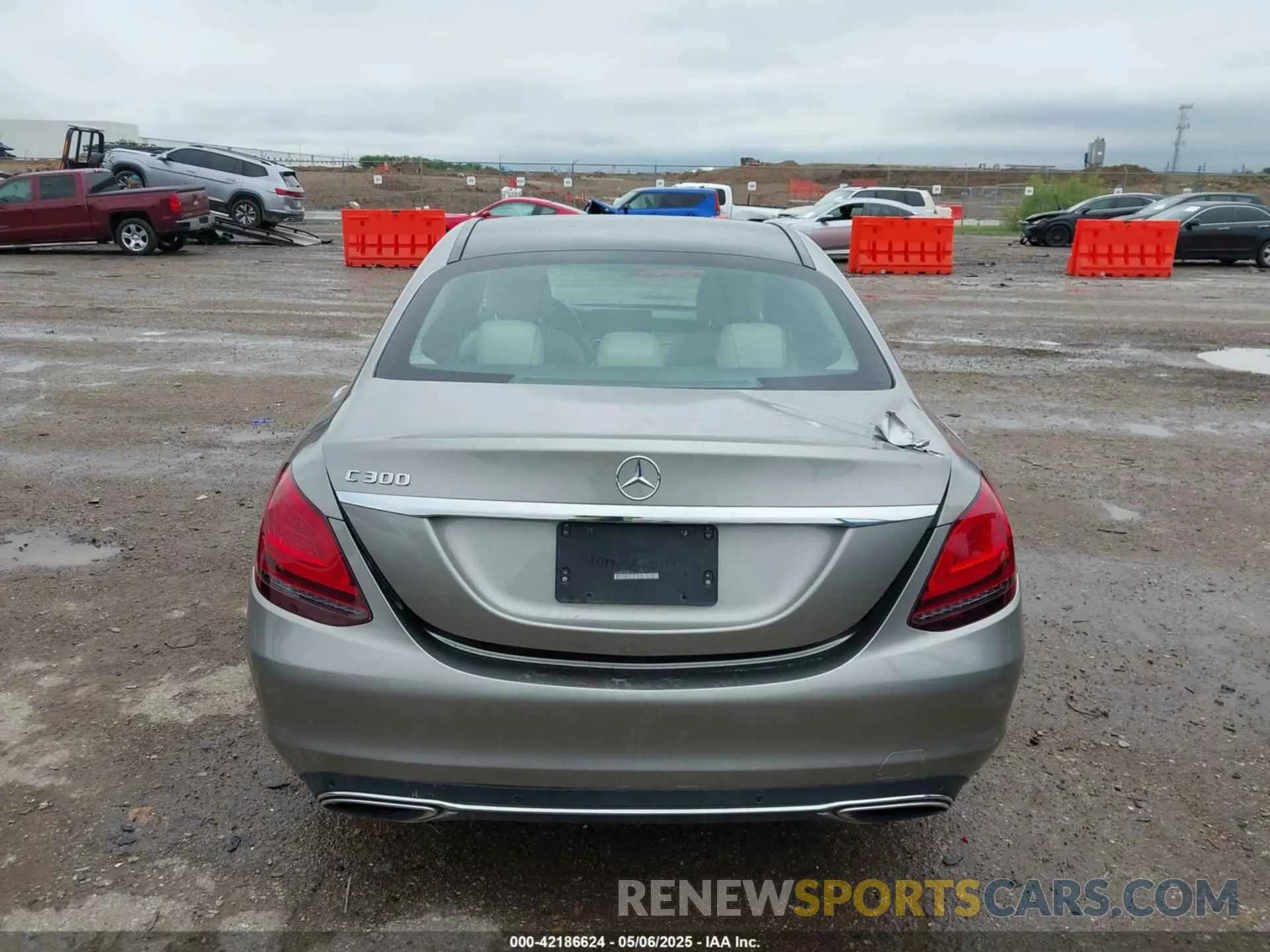 16 Photograph of a damaged car 55SWF8DBXKU315975 MERCEDES-BENZ C 300 2019