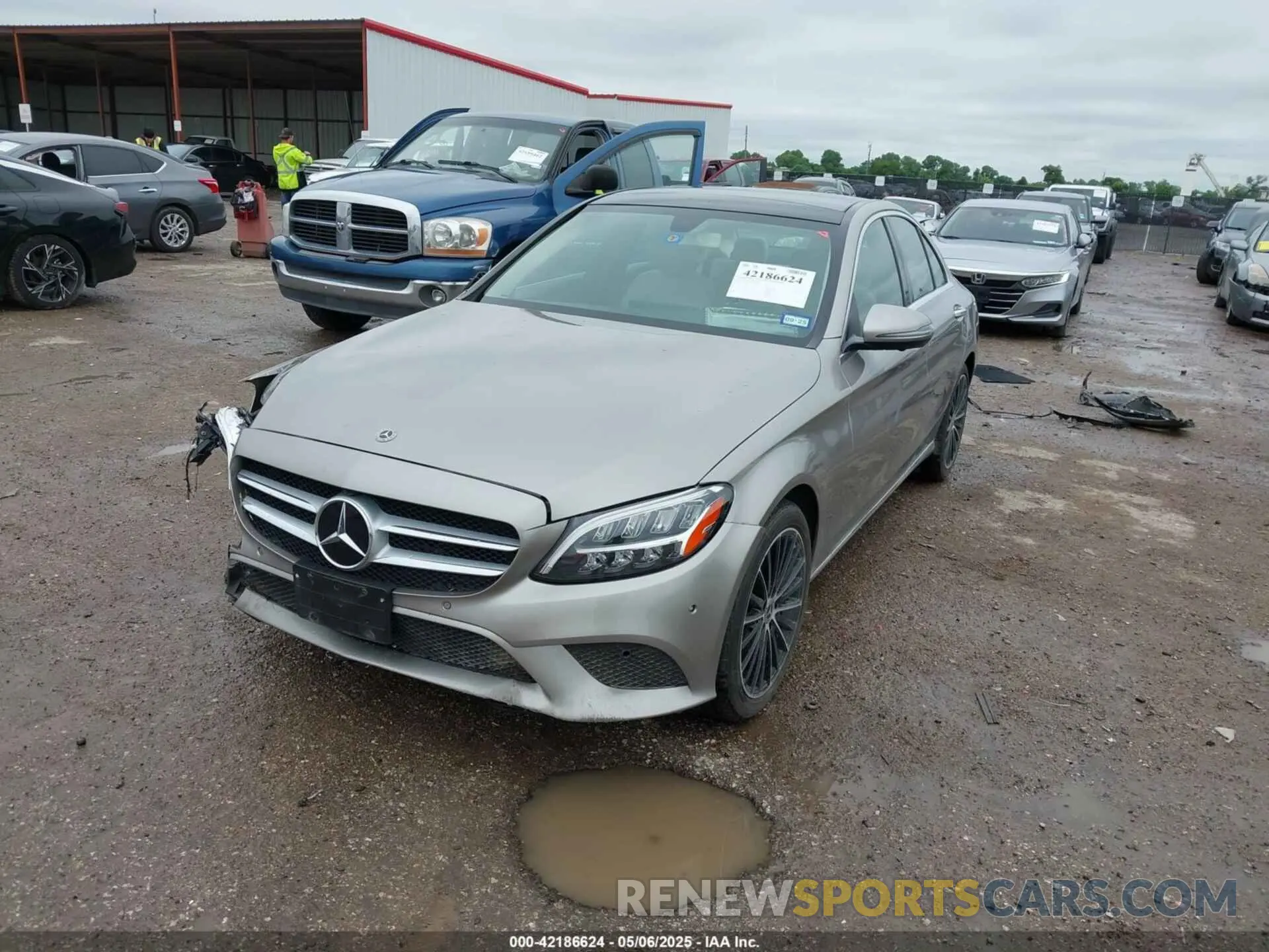 2 Photograph of a damaged car 55SWF8DBXKU315975 MERCEDES-BENZ C 300 2019