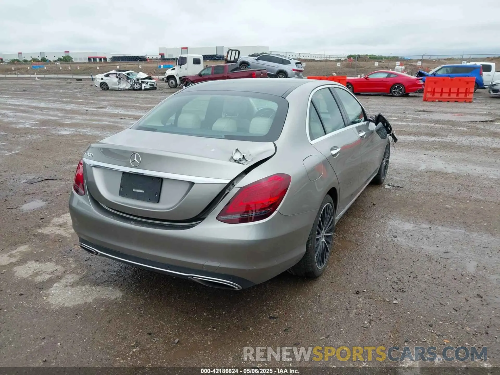 4 Photograph of a damaged car 55SWF8DBXKU315975 MERCEDES-BENZ C 300 2019