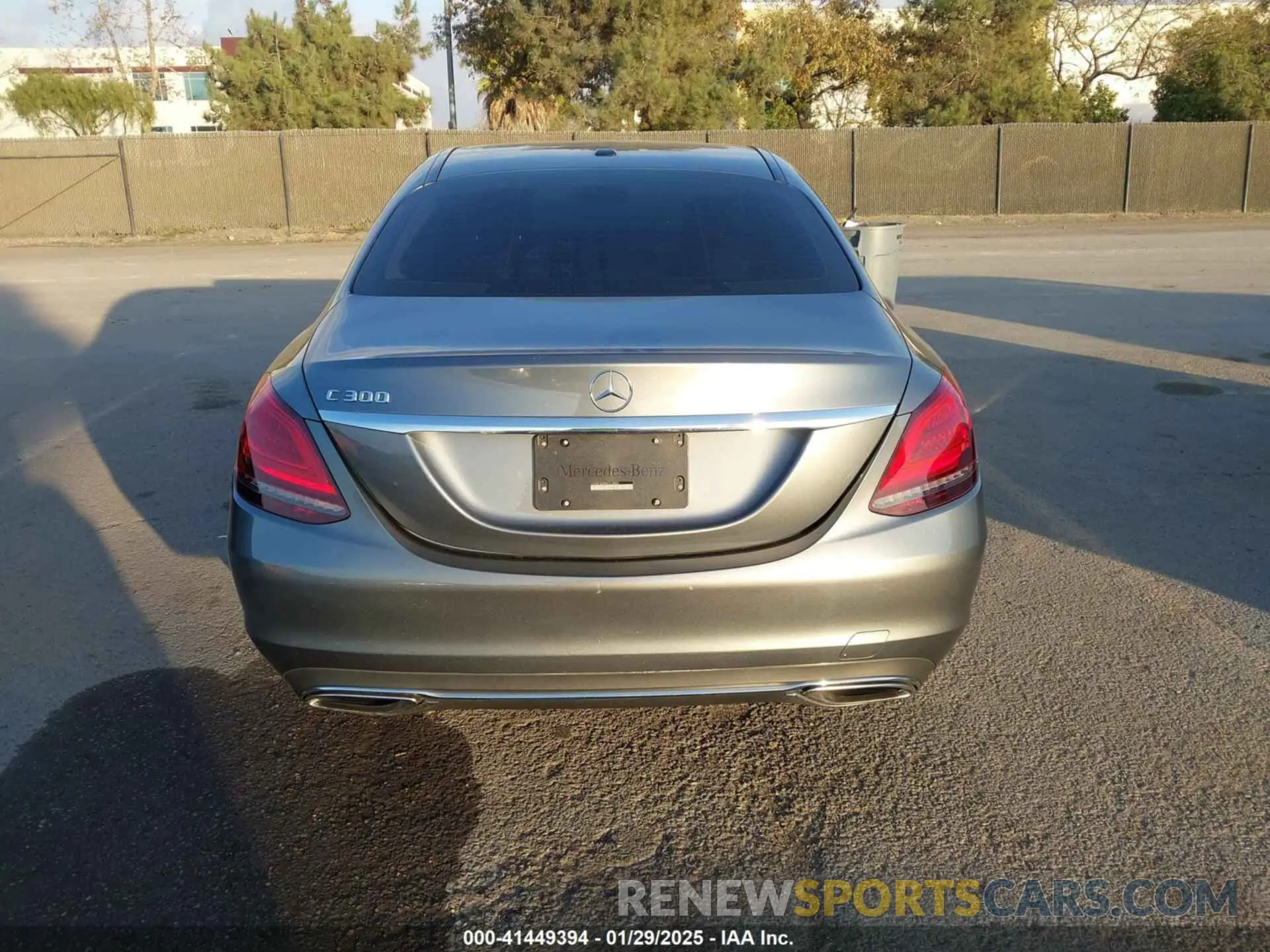 17 Photograph of a damaged car 55SWF8DBXKU318844 MERCEDES-BENZ C 300 2019