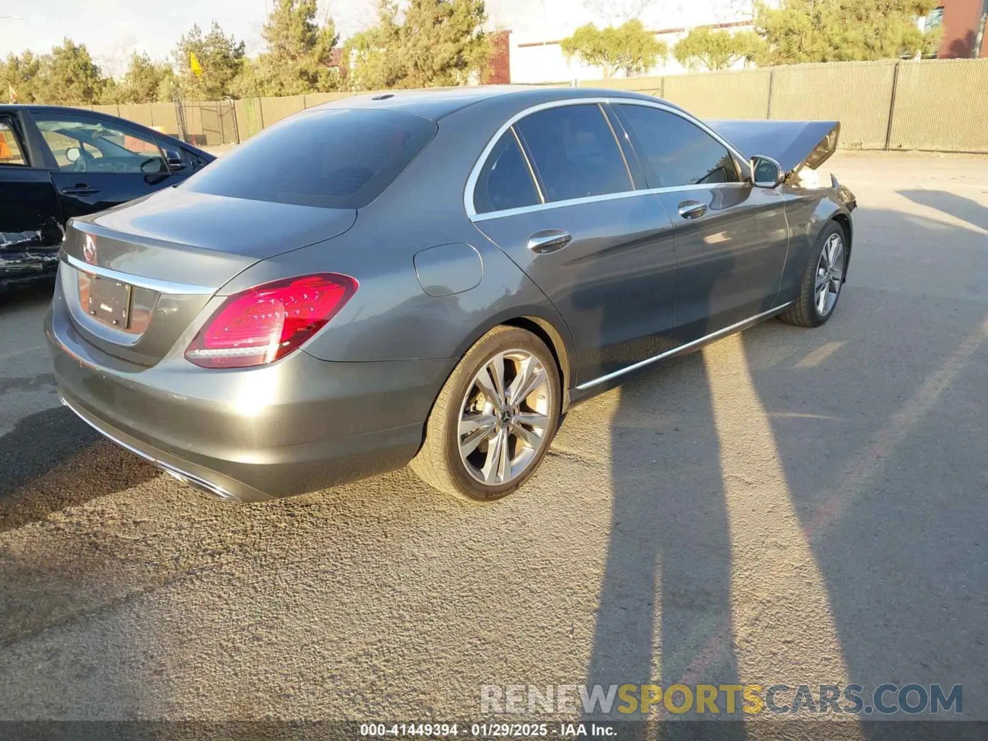 4 Photograph of a damaged car 55SWF8DBXKU318844 MERCEDES-BENZ C 300 2019