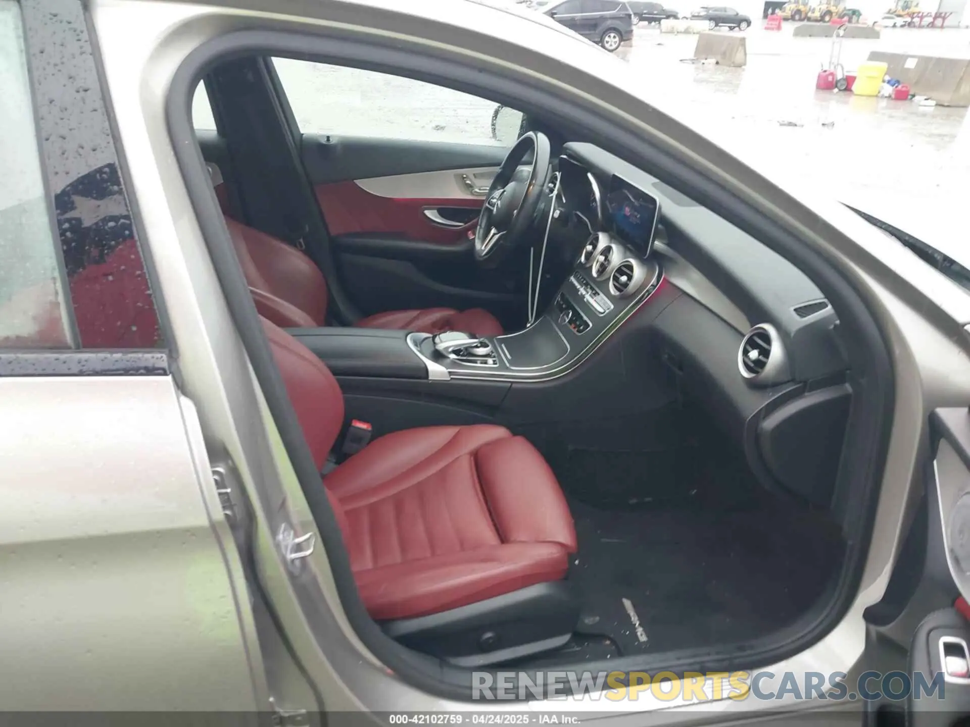 5 Photograph of a damaged car 55SWF8EB2KU283134 MERCEDES-BENZ C 300 2019