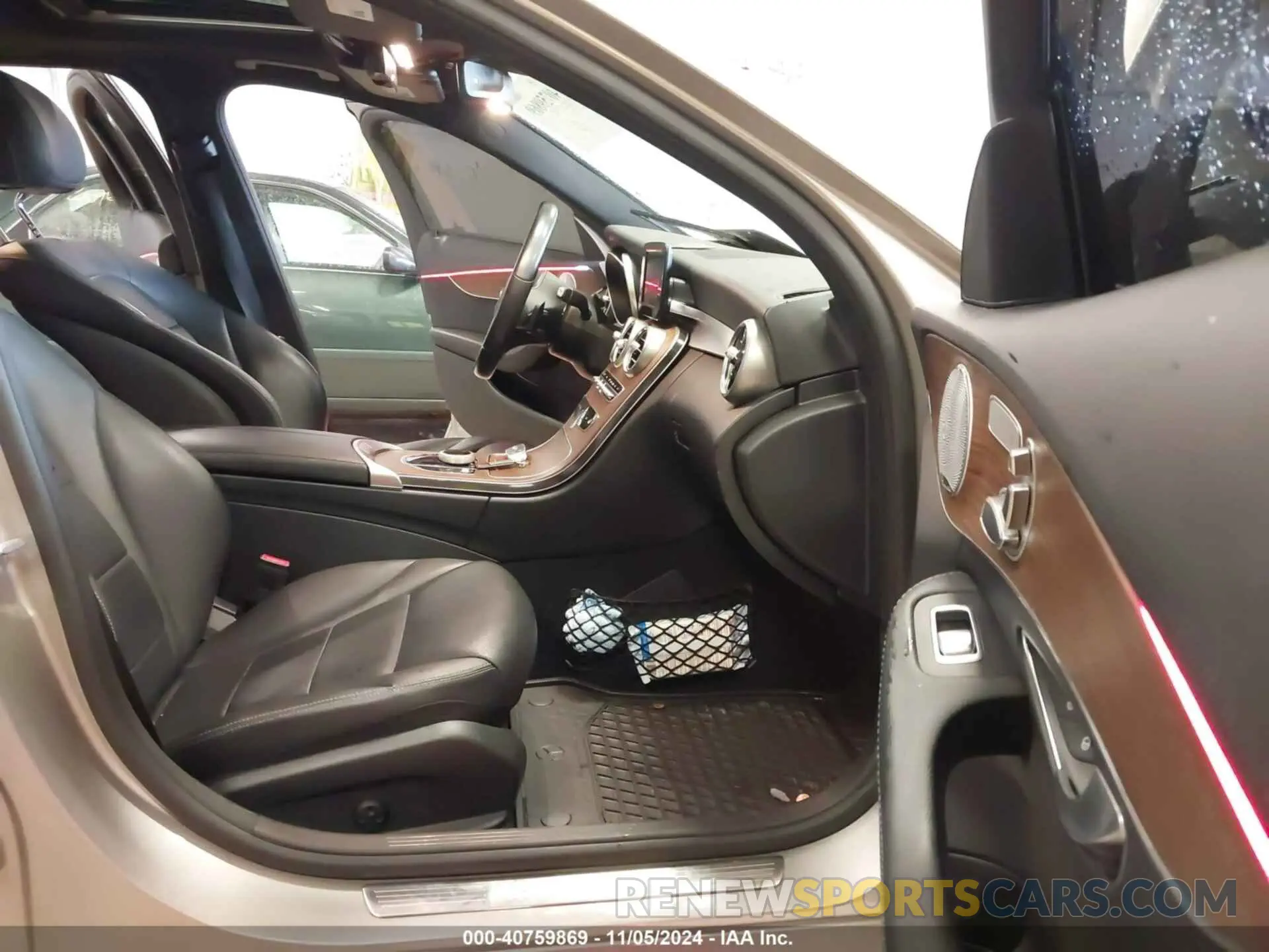 5 Photograph of a damaged car 55SWF8EB2KU293484 MERCEDES-BENZ C 300 2019
