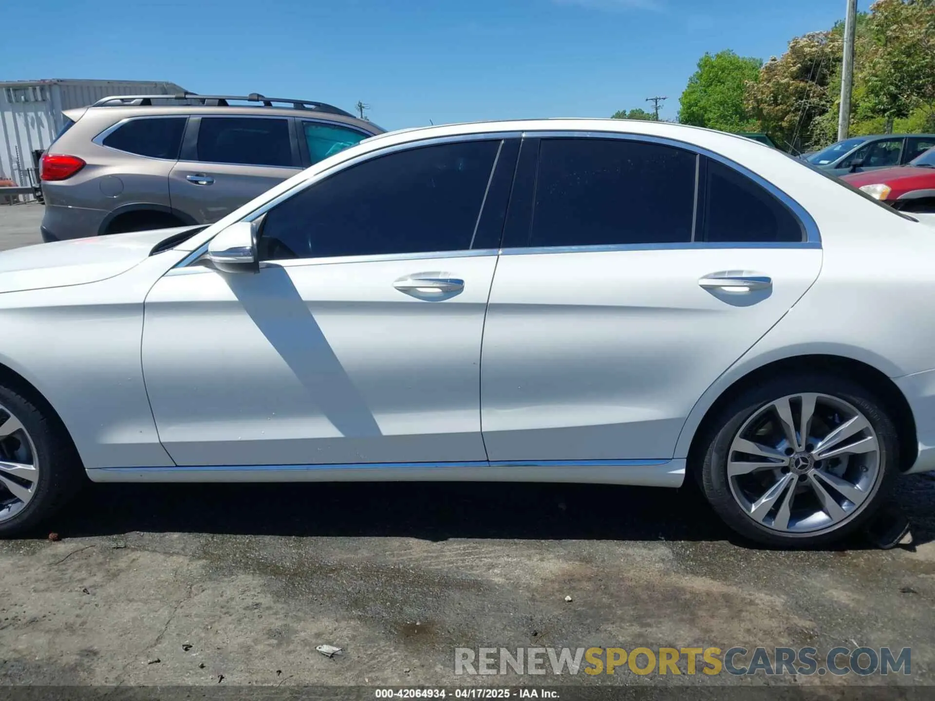 14 Photograph of a damaged car 55SWF8EB3KU297396 MERCEDES-BENZ C 300 2019