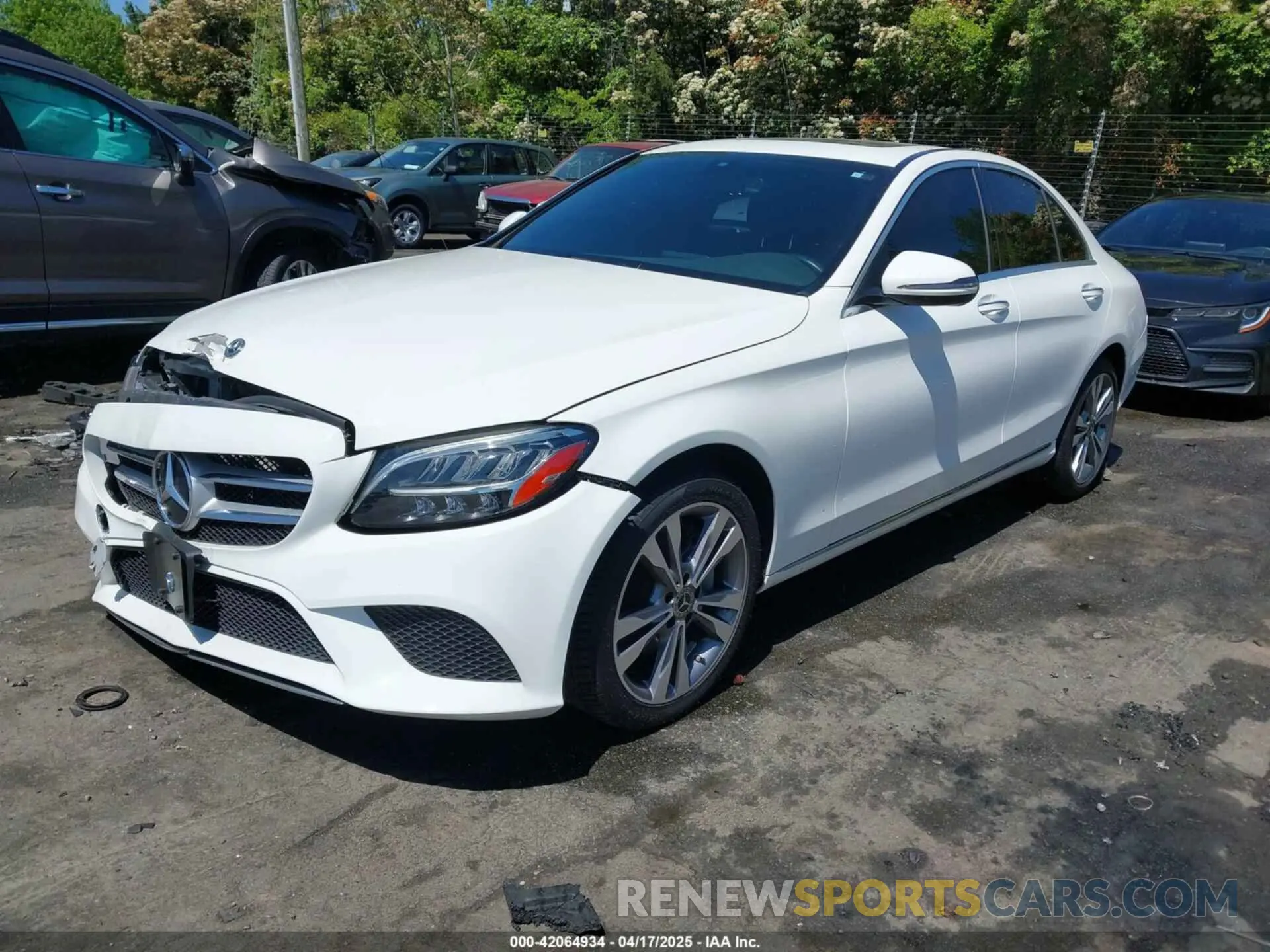 2 Photograph of a damaged car 55SWF8EB3KU297396 MERCEDES-BENZ C 300 2019
