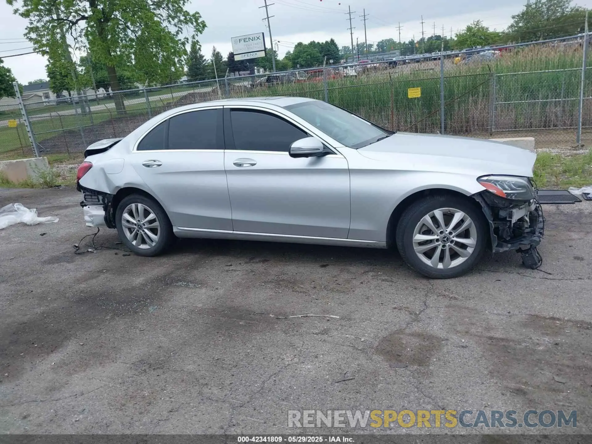 13 Photograph of a damaged car 55SWF8EB4KU313069 MERCEDES-BENZ C 300 2019