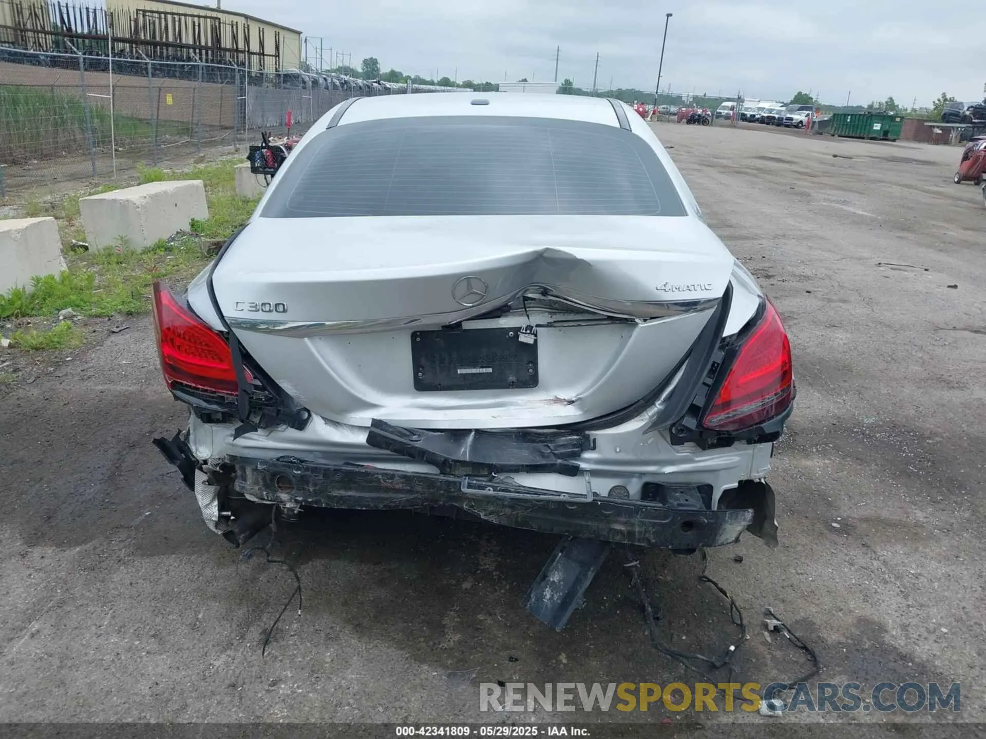 16 Photograph of a damaged car 55SWF8EB4KU313069 MERCEDES-BENZ C 300 2019