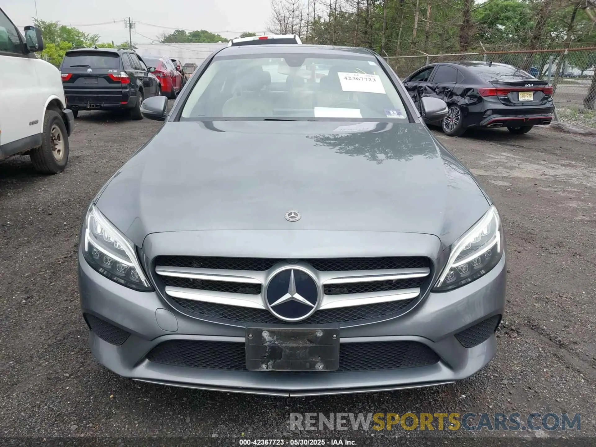 12 Photograph of a damaged car 55SWF8EB5KU300556 MERCEDES-BENZ C 300 2019
