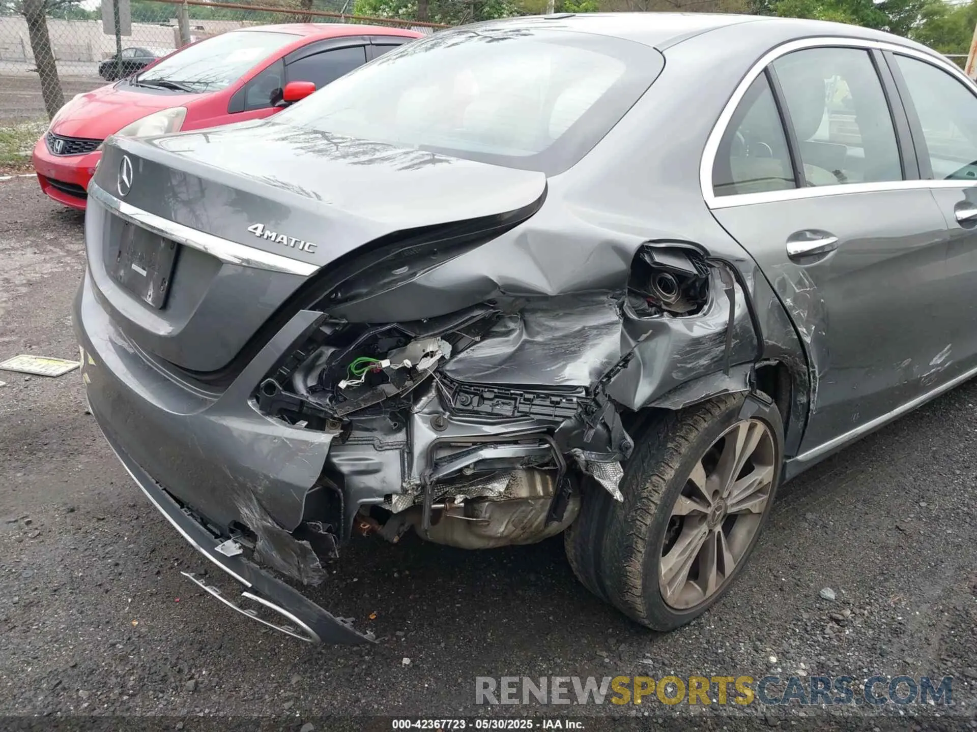 6 Photograph of a damaged car 55SWF8EB5KU300556 MERCEDES-BENZ C 300 2019
