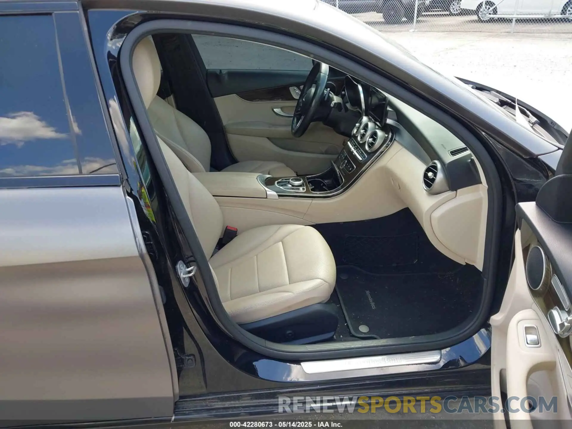 5 Photograph of a damaged car 55SWF8EB6KU298297 MERCEDES-BENZ C 300 2019