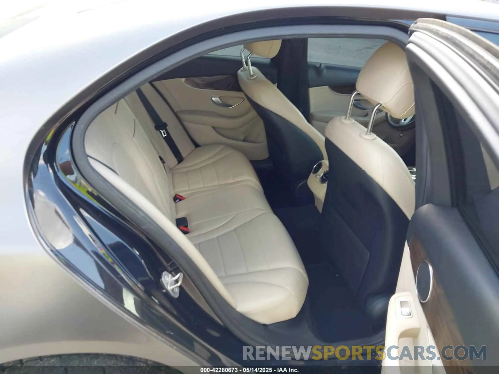 8 Photograph of a damaged car 55SWF8EB6KU298297 MERCEDES-BENZ C 300 2019