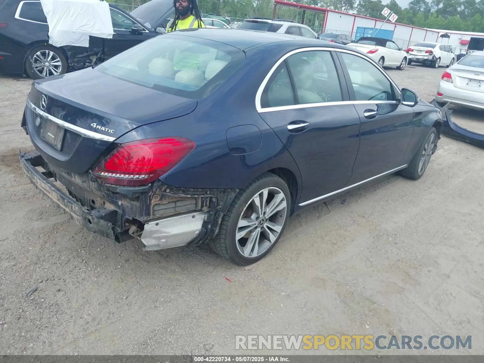 4 Photograph of a damaged car 55SWF8EB6KU305586 MERCEDES-BENZ C 300 2019
