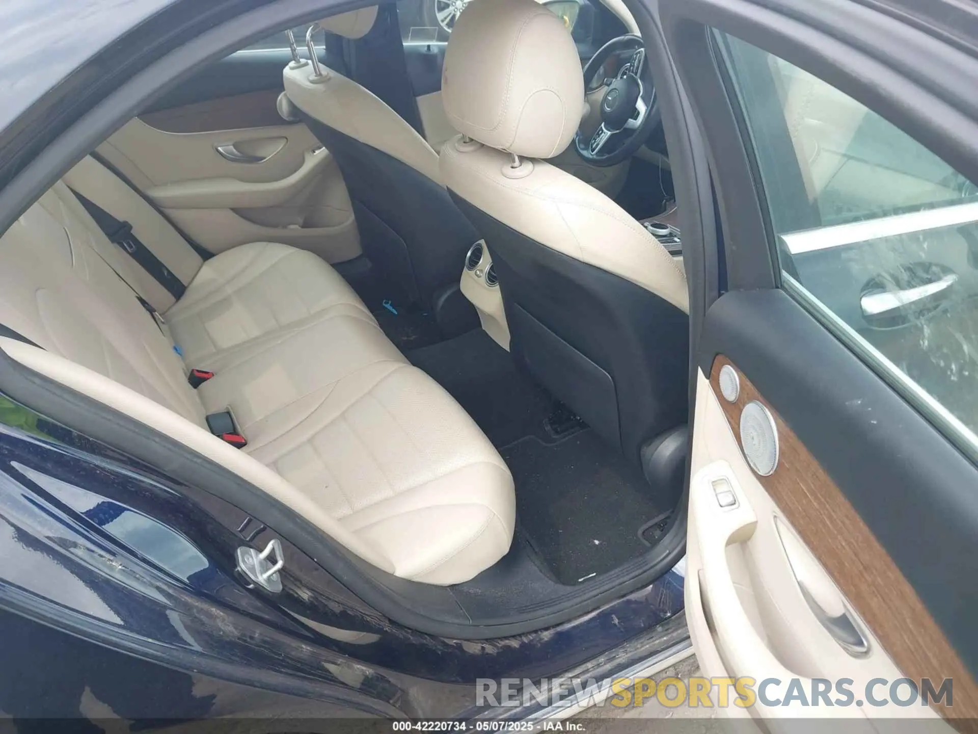 8 Photograph of a damaged car 55SWF8EB6KU305586 MERCEDES-BENZ C 300 2019