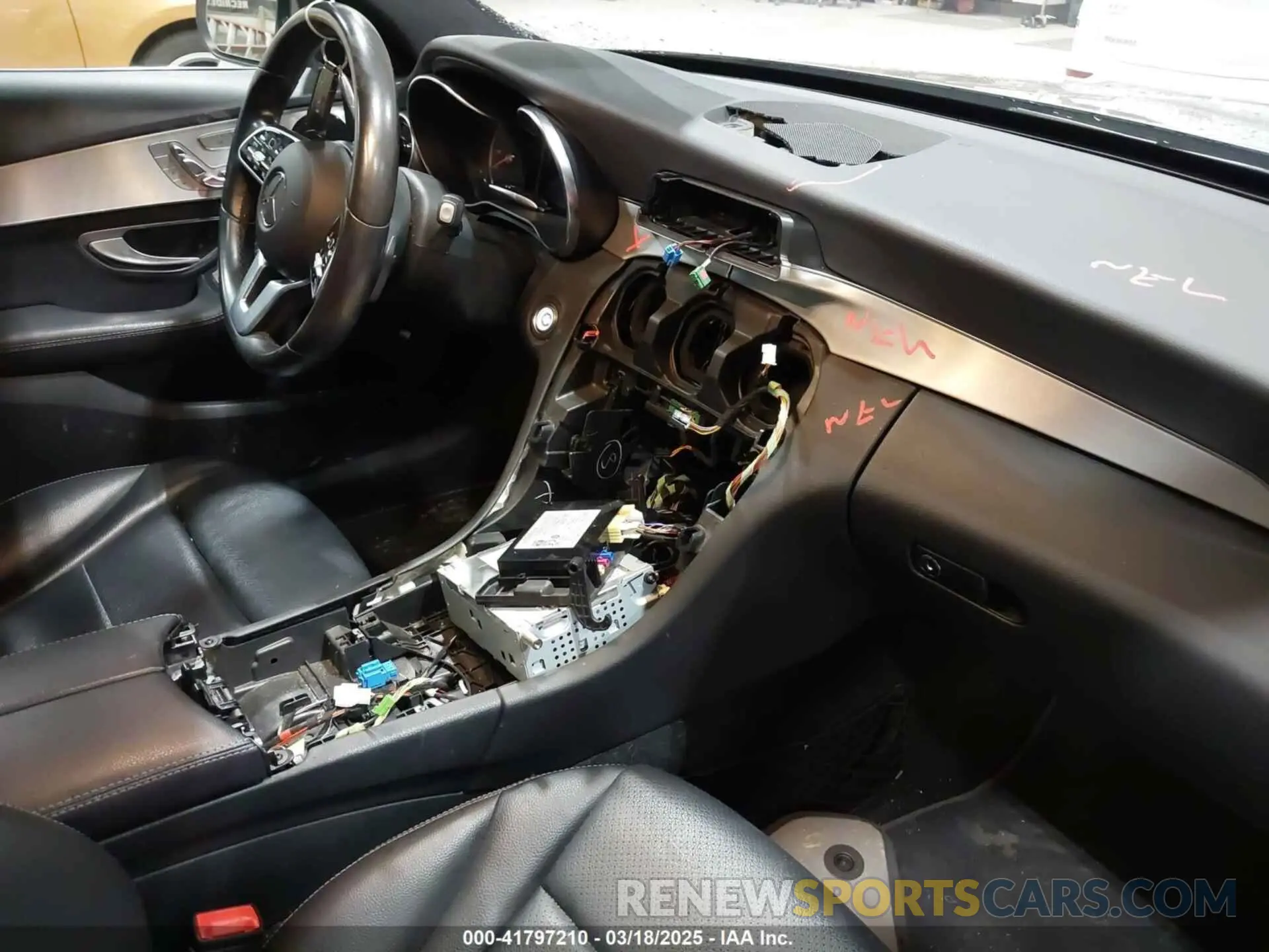 17 Photograph of a damaged car 55SWF8EB6KU321044 MERCEDES-BENZ C 300 2019