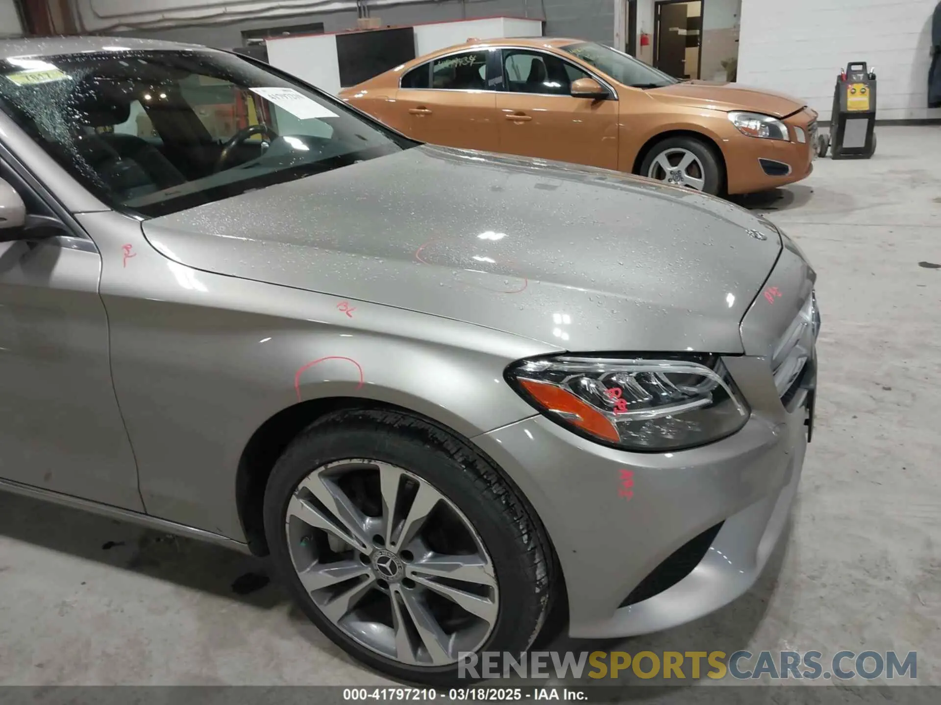 18 Photograph of a damaged car 55SWF8EB6KU321044 MERCEDES-BENZ C 300 2019