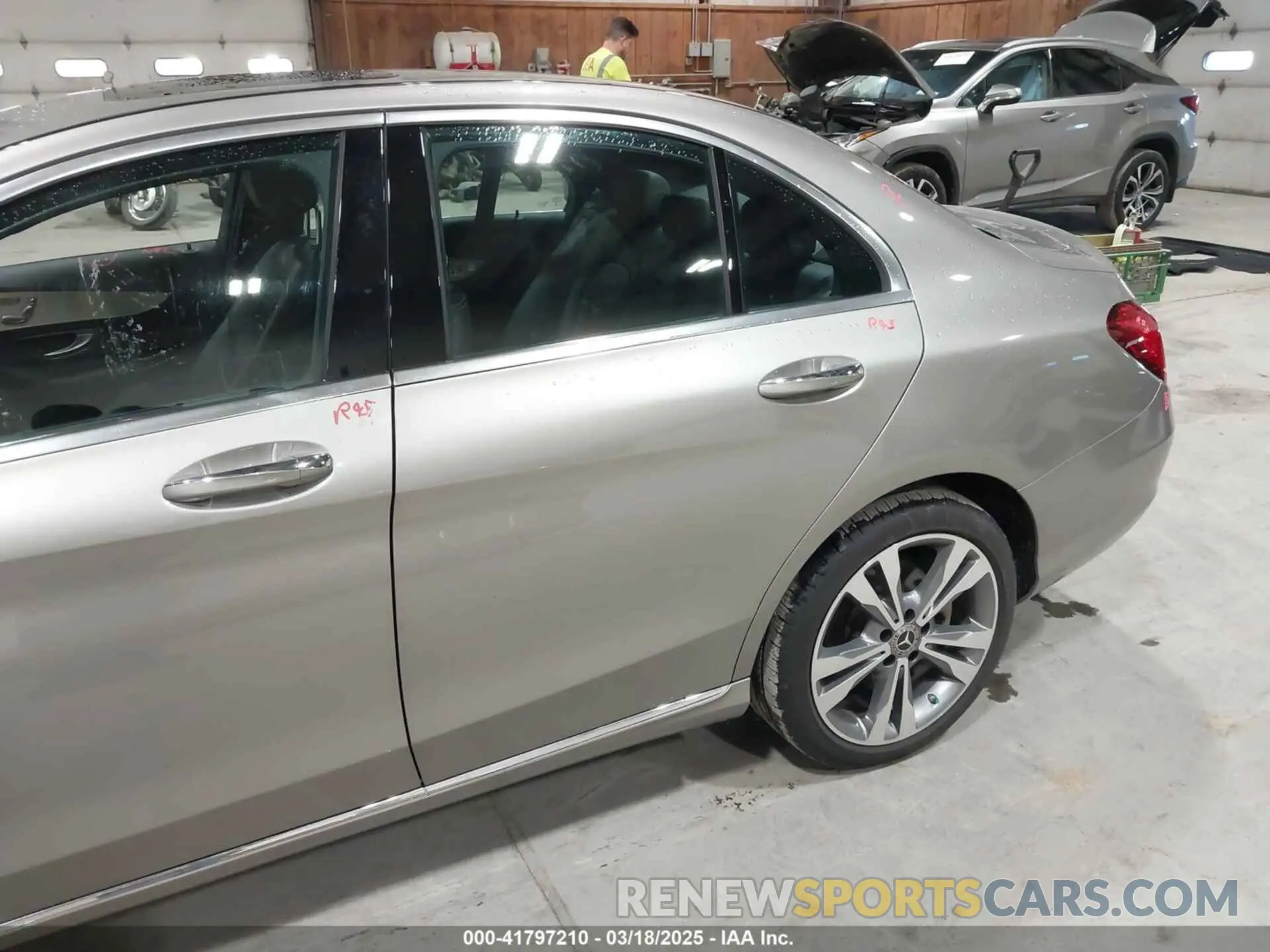 20 Photograph of a damaged car 55SWF8EB6KU321044 MERCEDES-BENZ C 300 2019