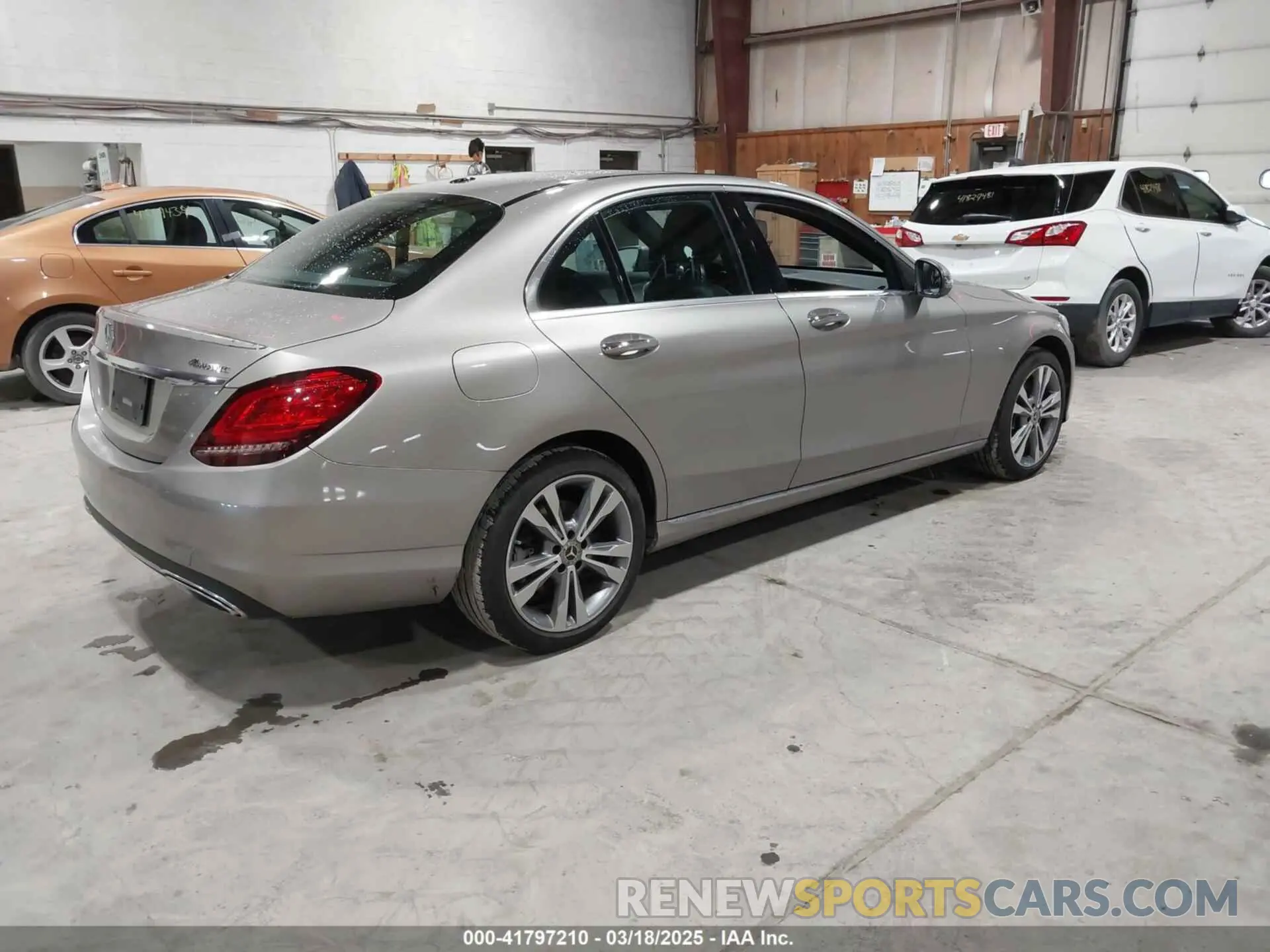 4 Photograph of a damaged car 55SWF8EB6KU321044 MERCEDES-BENZ C 300 2019