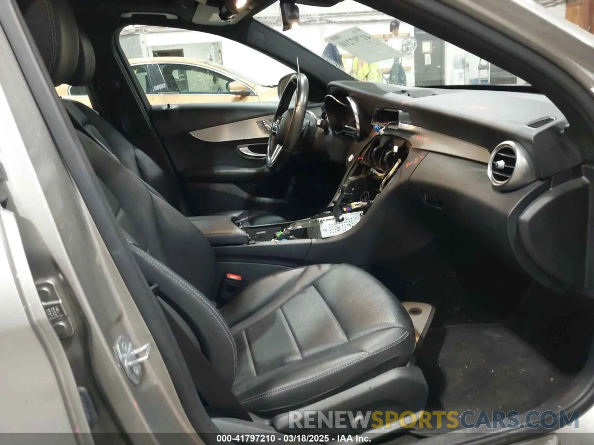 5 Photograph of a damaged car 55SWF8EB6KU321044 MERCEDES-BENZ C 300 2019