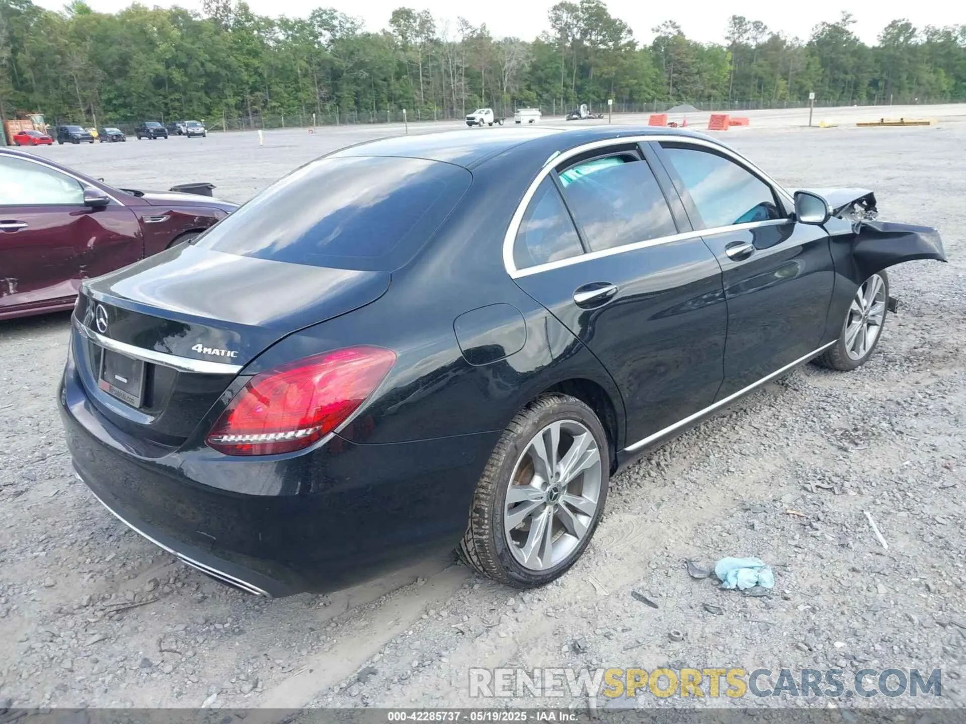 4 Photograph of a damaged car 55SWF8EB7KU301367 MERCEDES-BENZ C 300 2019