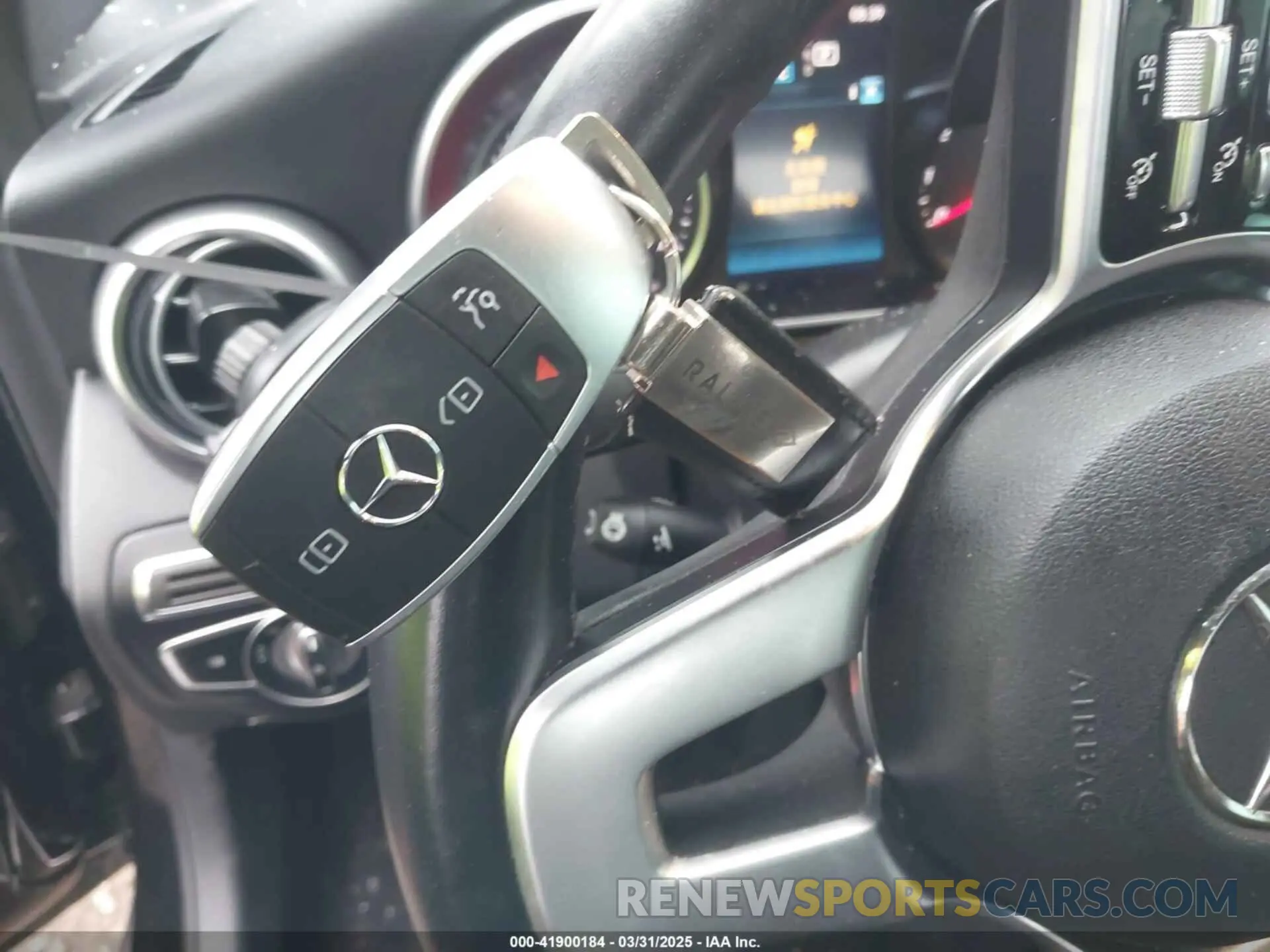 11 Photograph of a damaged car 55SWF8EB8KU291190 MERCEDES-BENZ C 300 2019