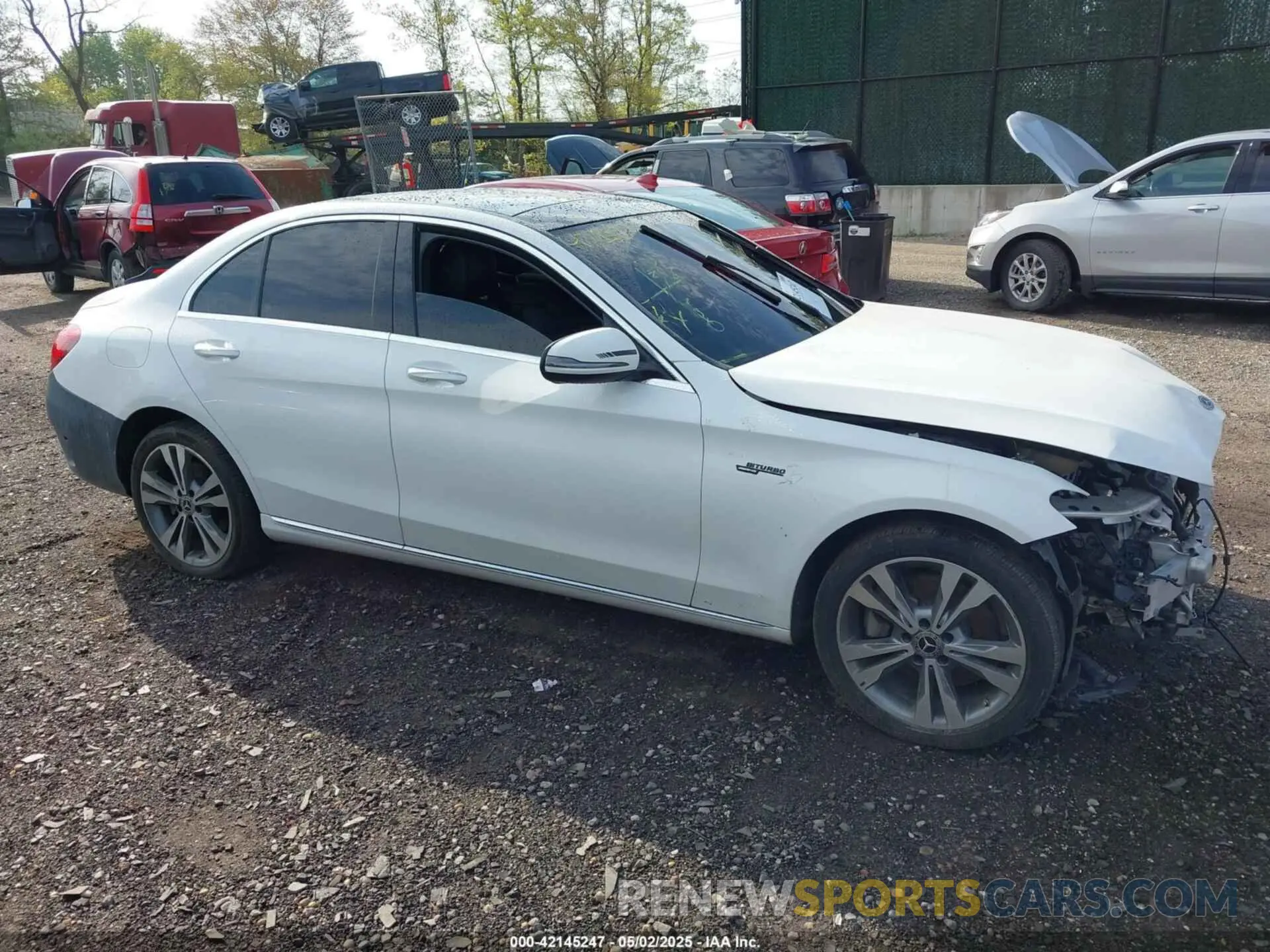 13 Photograph of a damaged car 55SWF8EB8KU298995 MERCEDES-BENZ C 300 2019