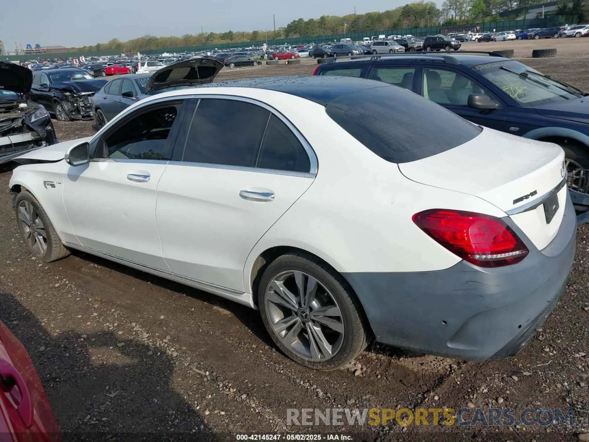14 Photograph of a damaged car 55SWF8EB8KU298995 MERCEDES-BENZ C 300 2019