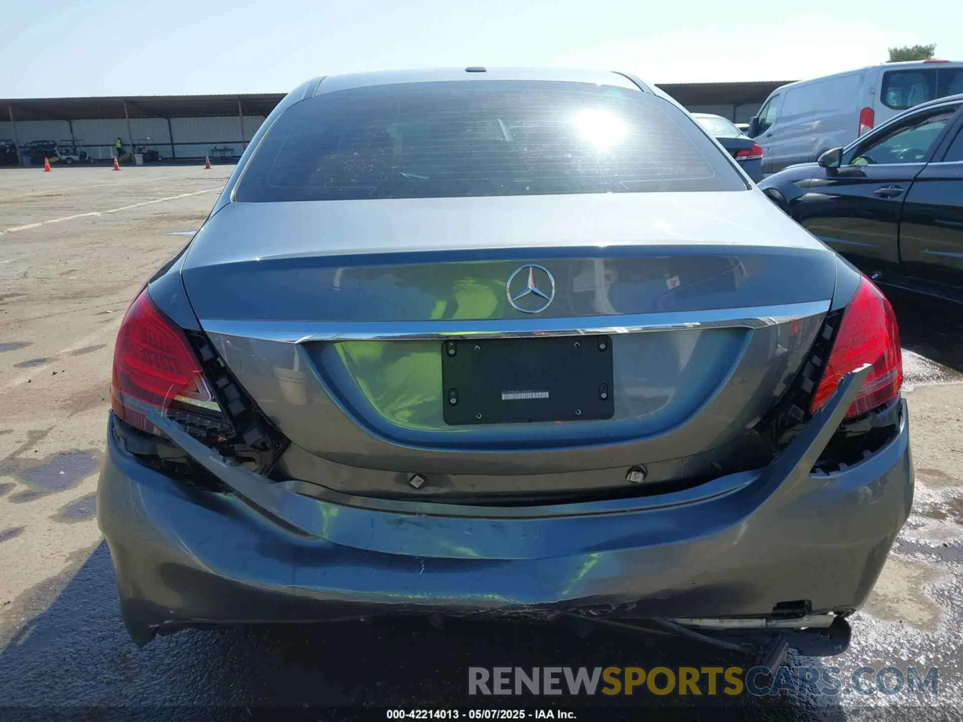 16 Photograph of a damaged car 55SWF8EB8KU308344 MERCEDES-BENZ C 300 2019